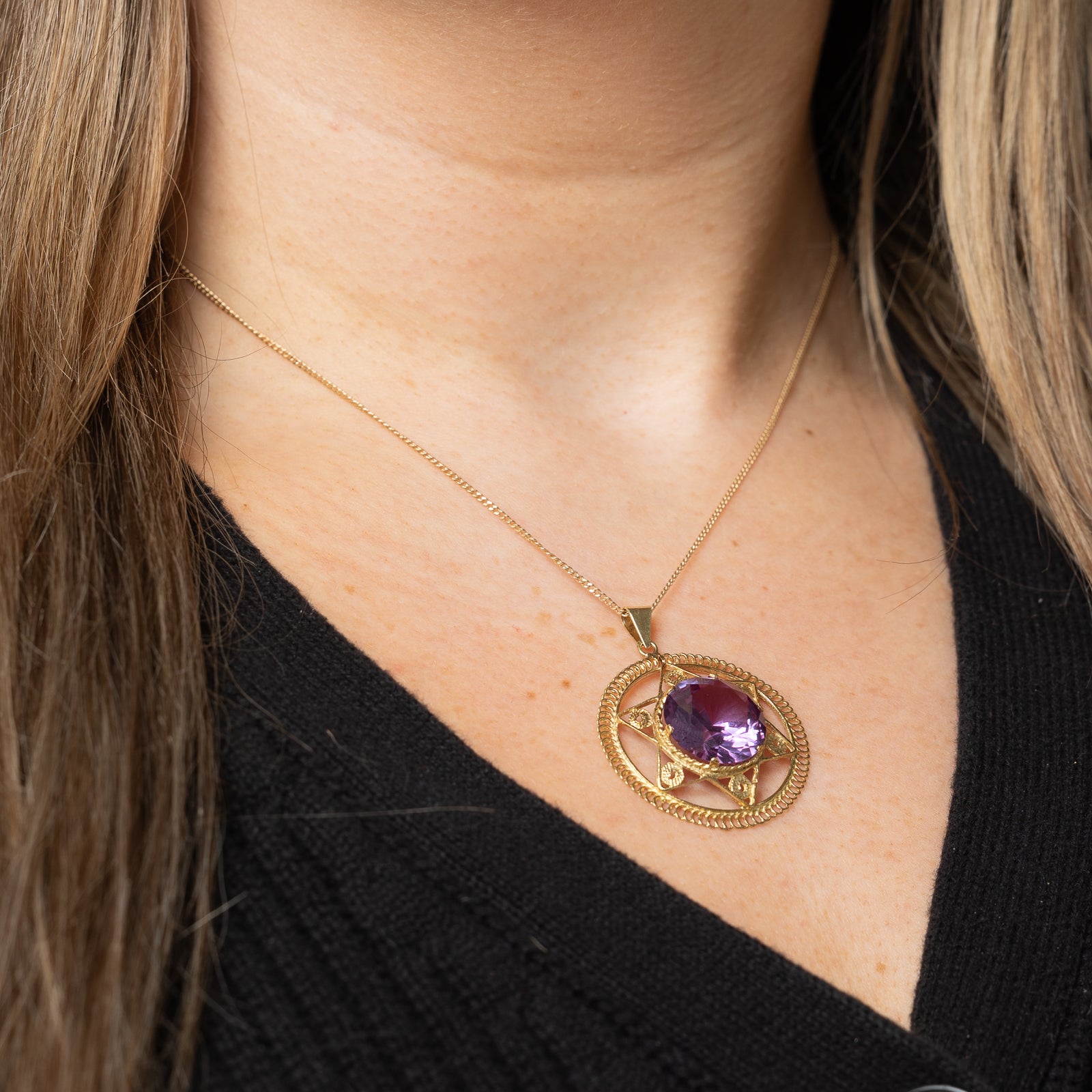 Colour Changing Synthetic Purple Sapphire Star Pendant | 16.00ct |
