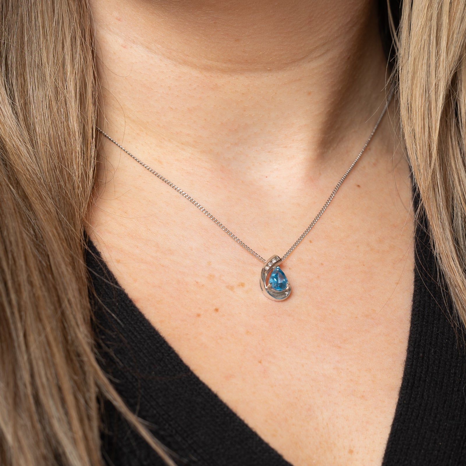 Topaz & Diamond Pendant | 1.40ct, 0.04ctw |