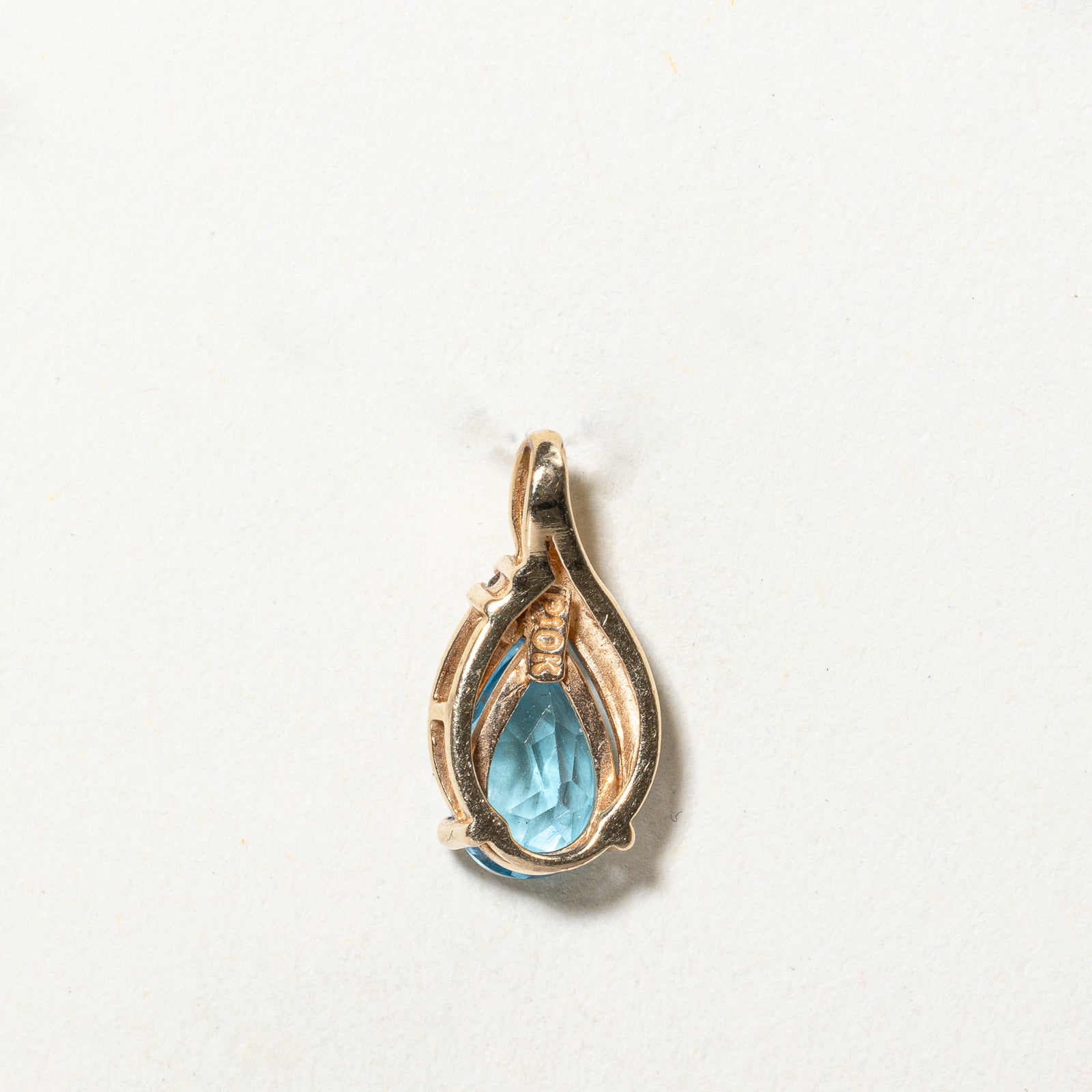 Topaz & Diamond Pendant | 1.70ct, 0.007ct |