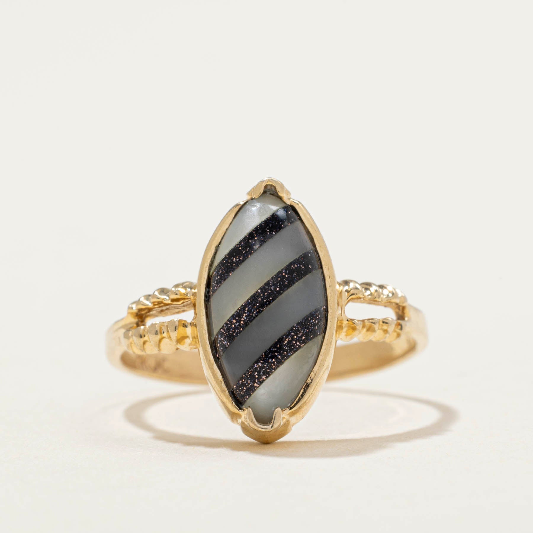 Bague en coquillage composite et pierre de soleil | 1,20 ct | Taille 4,25