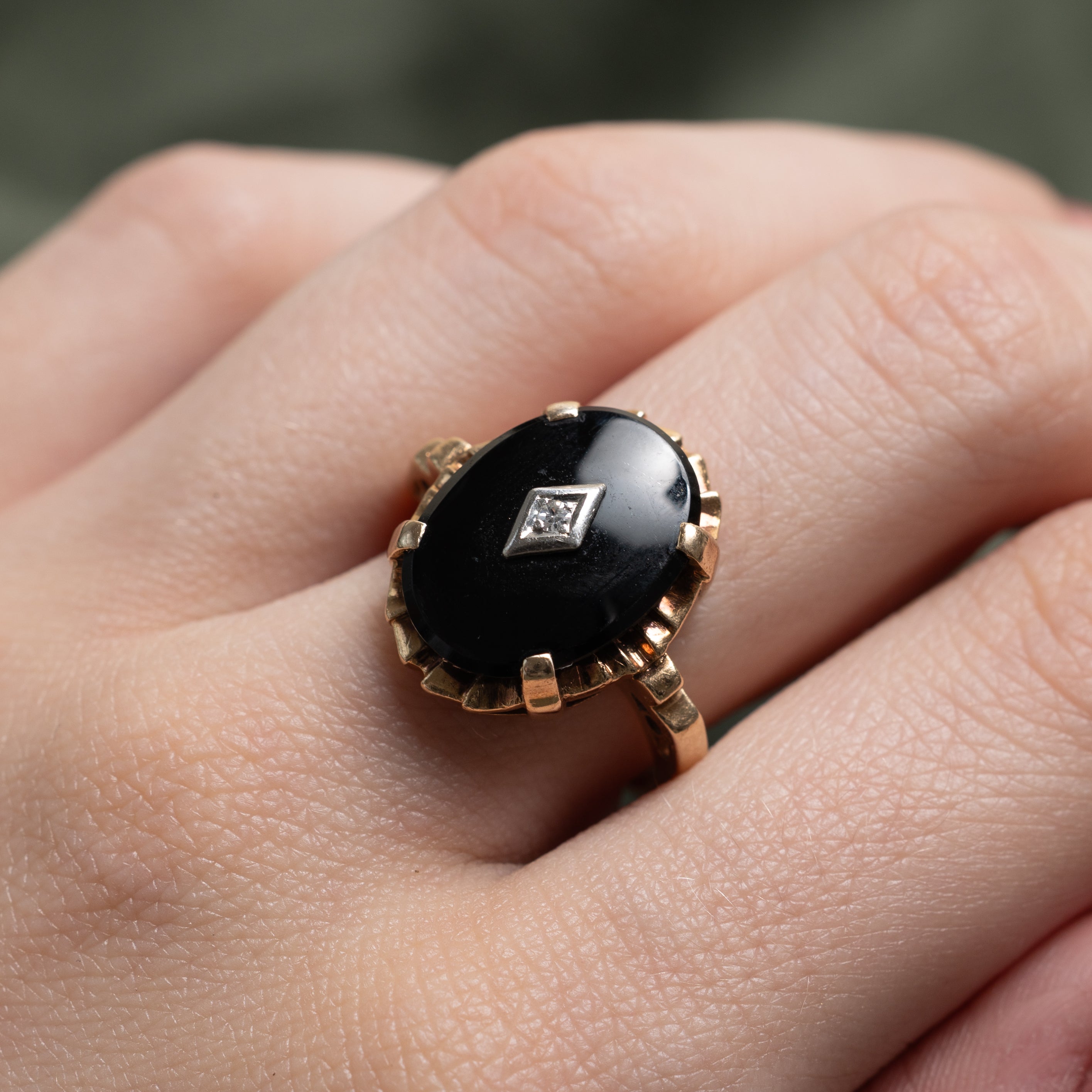 Onyx & Diamond Grooved Ring | 3.75ct, 0.005ct | SZ 6.75