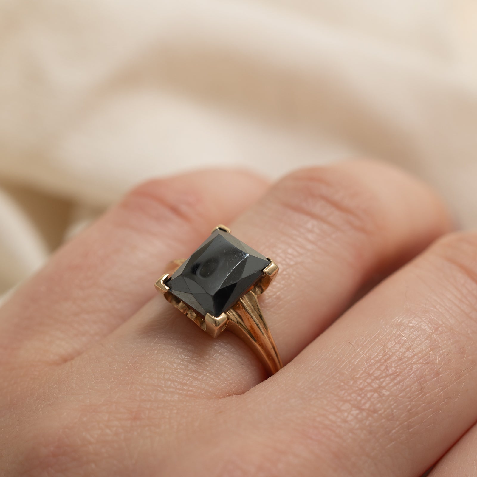 10K Hematite Tapered Ring | 2.80ct | SZ 5.75