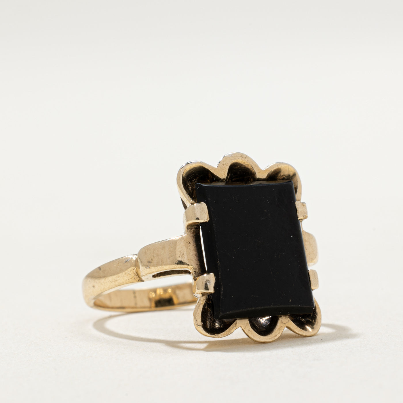 10K Onyx Scalloped Ring | 2.30ct | SZ 4.5