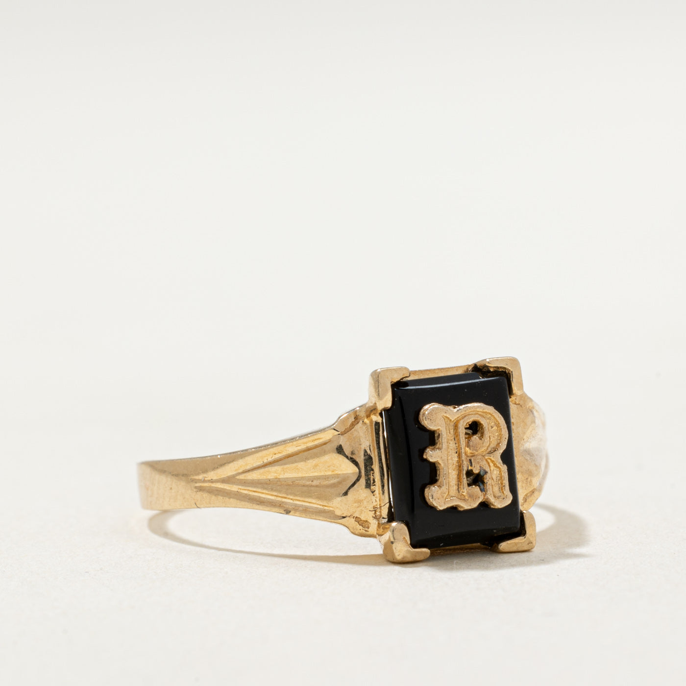 10K Onyx 'R' Initial Ring | 0.80ct | SZ 8.75