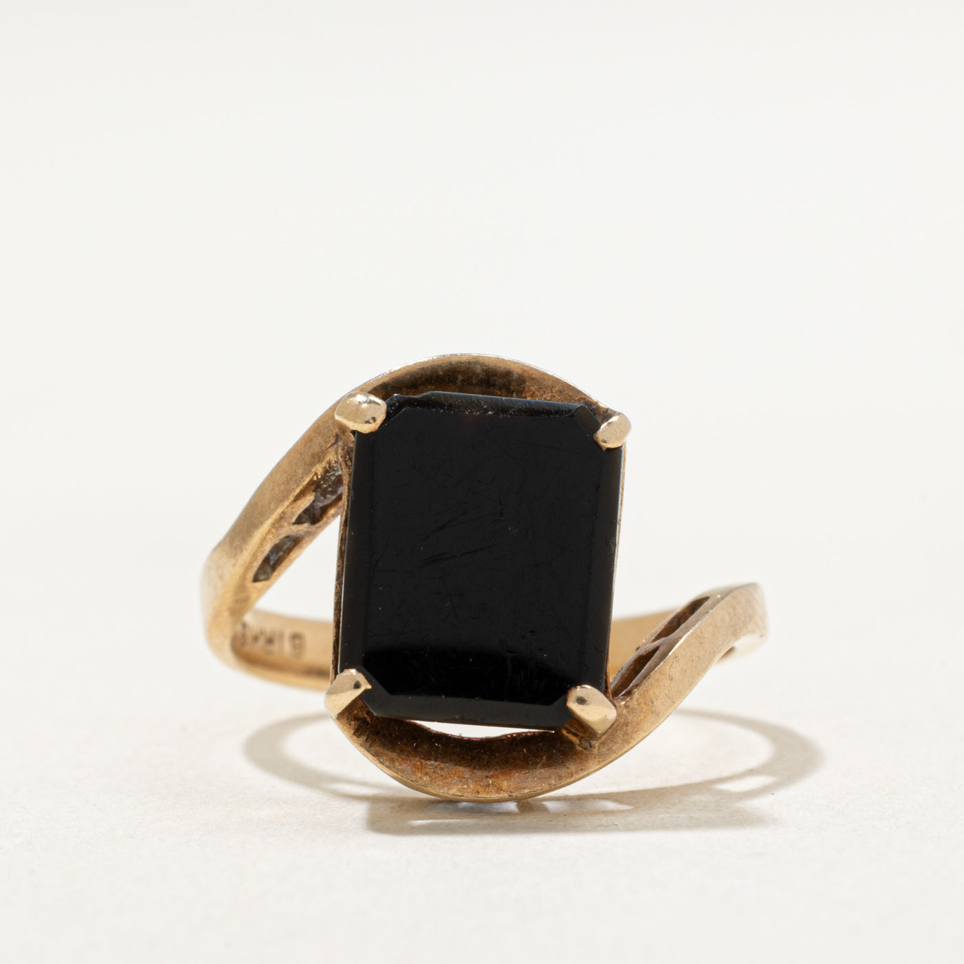 10K Onyx Bypass Ring | 1.40ct | SZ 5.25