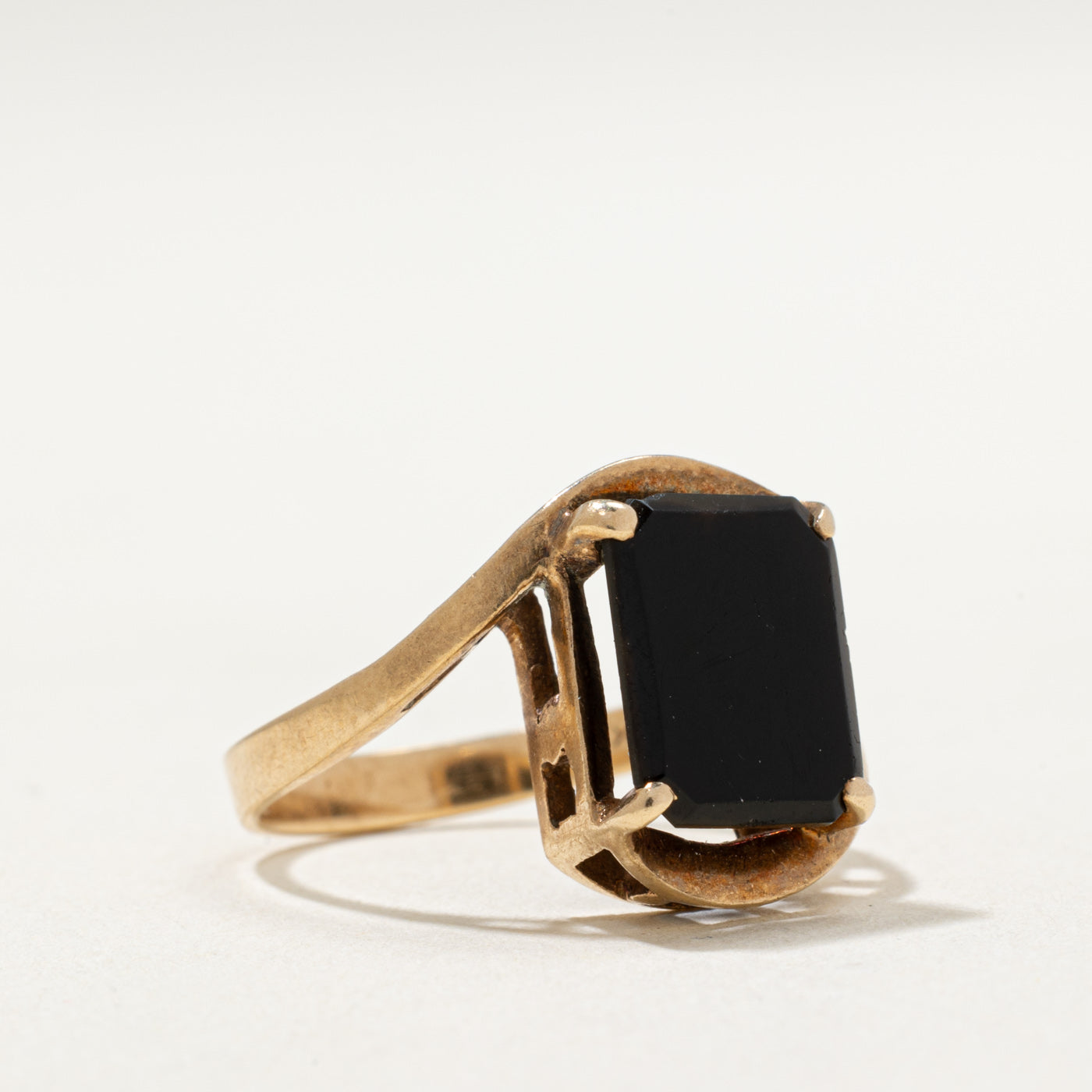 10K Onyx Bypass Ring | 1.40ct | SZ 5.25