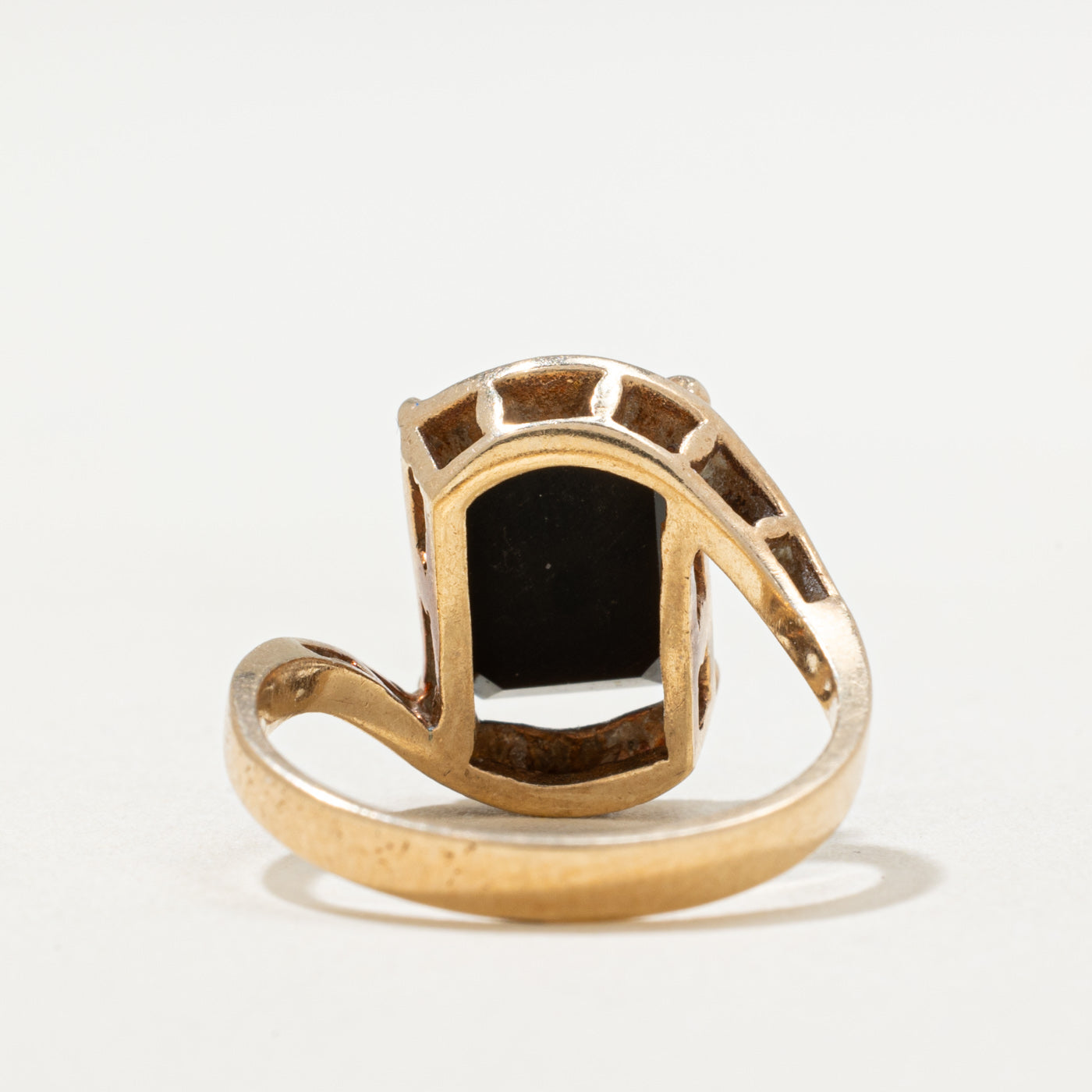 10K Onyx Bypass Ring | 1.40ct | SZ 5.25