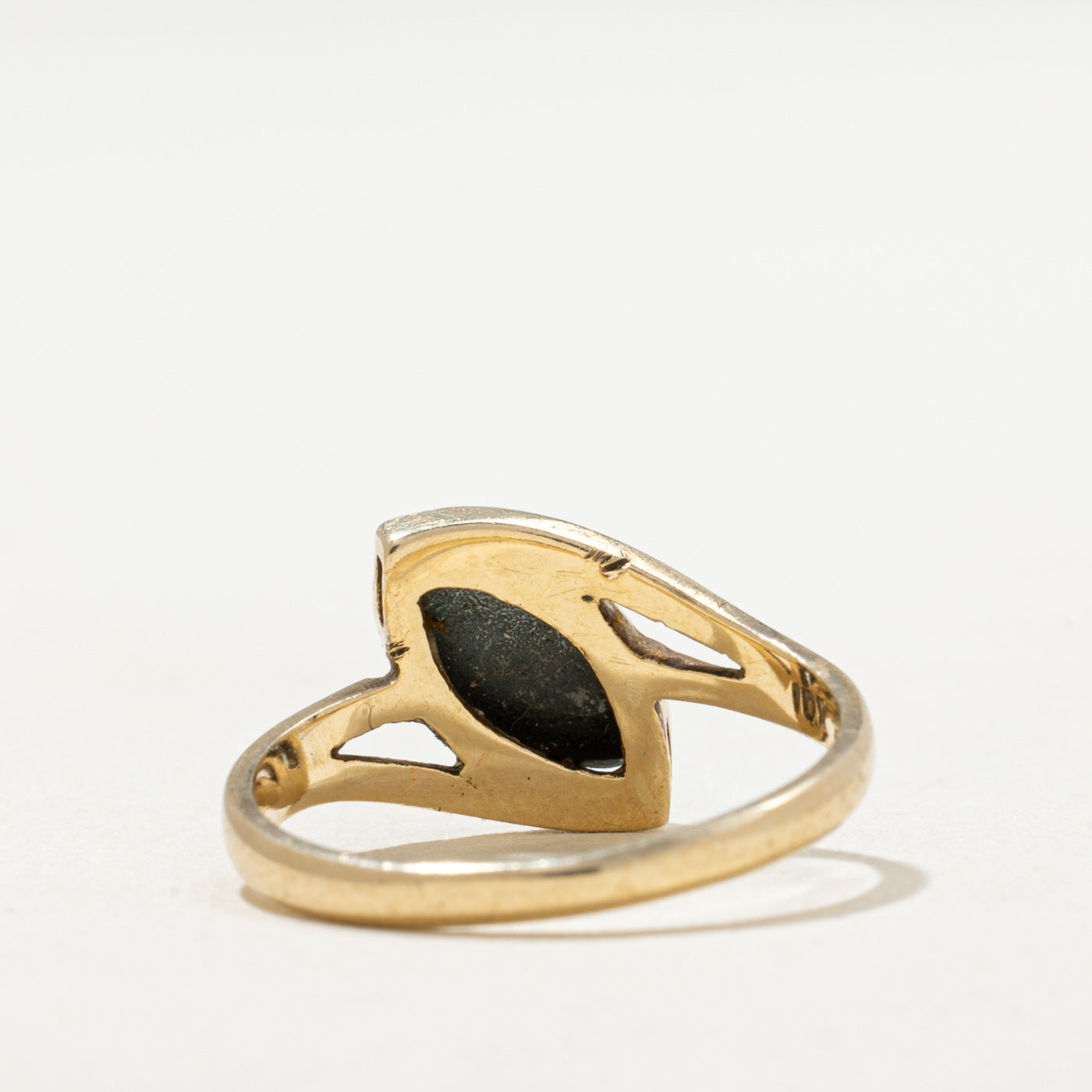 10K Diagonal Set Hematite Bypass Ring | 0.80ct | SZ 5