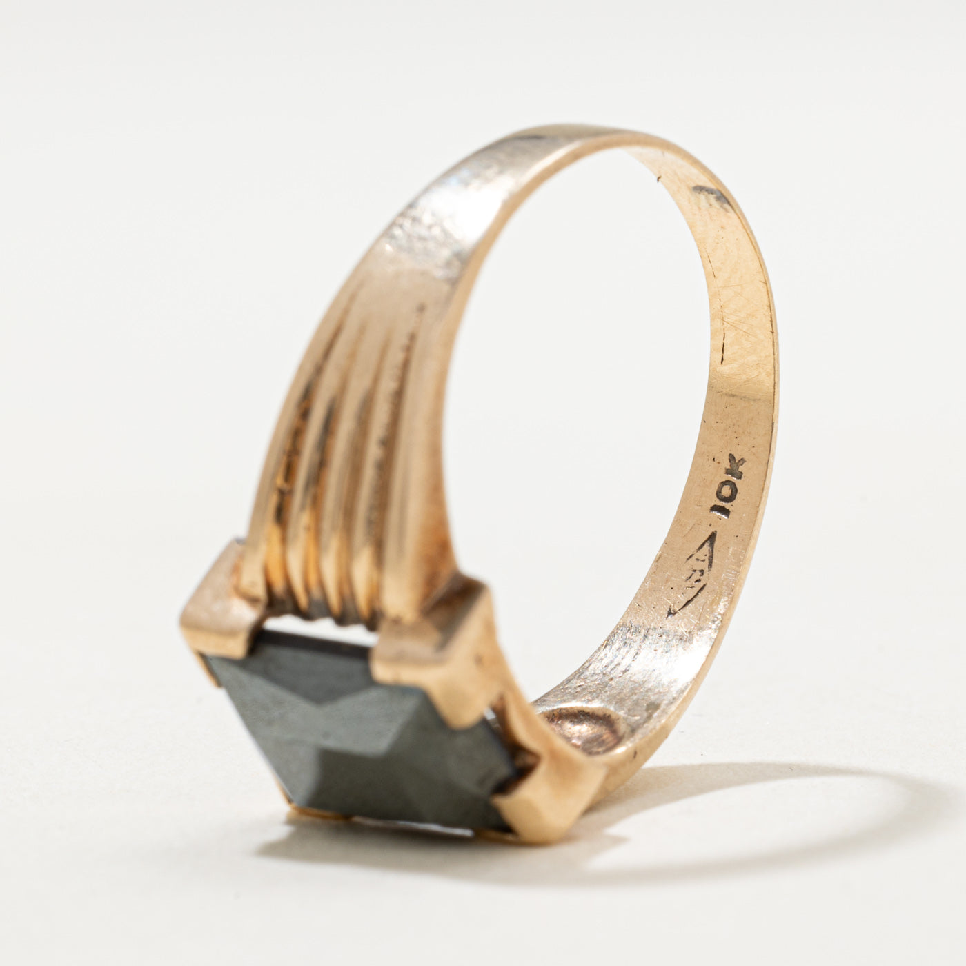 Bague rainurée en hématite 10 carats | 3,00 ct | Taille 10