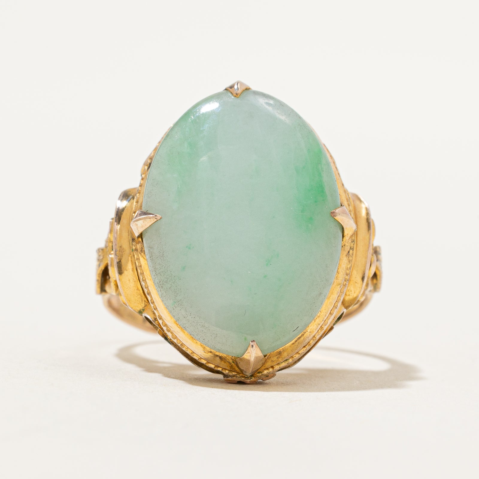 Bague cocktail ovale en jade texturé avec cabochon | 15,00 ct | Taille 6,25