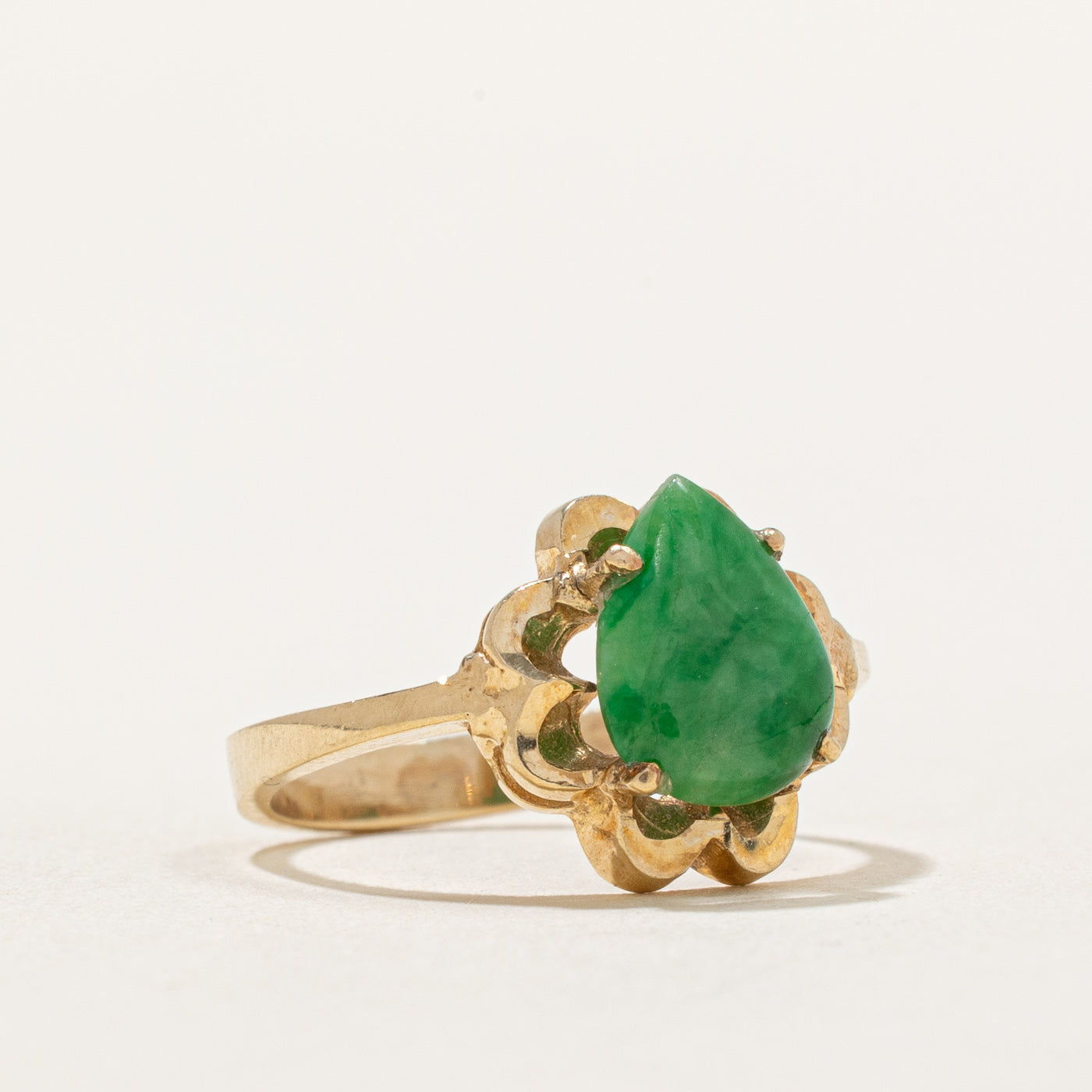 Pear Cabochon Jade Scalloped Ring | 1.30ct | SZ 5
