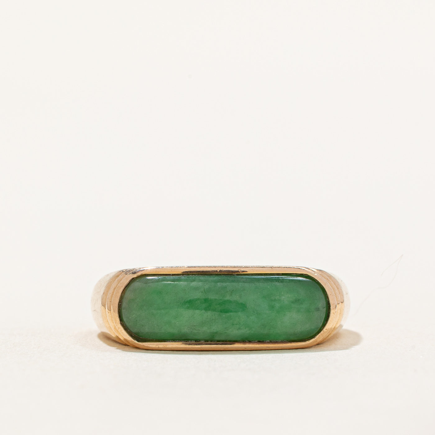 Bague en jade cabochon est-ouest | 1,80 ct | Taille 7,25