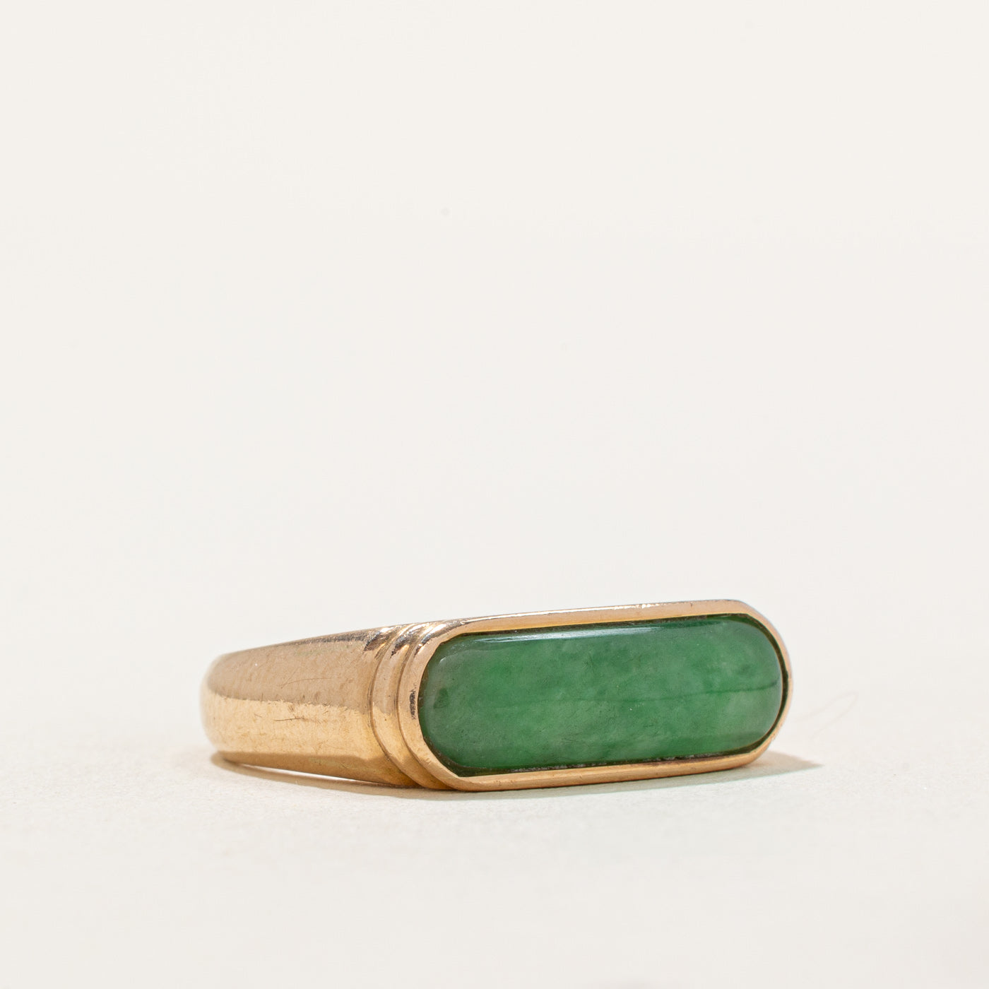 Bague en jade cabochon est-ouest | 1,80 ct | Taille 7,25