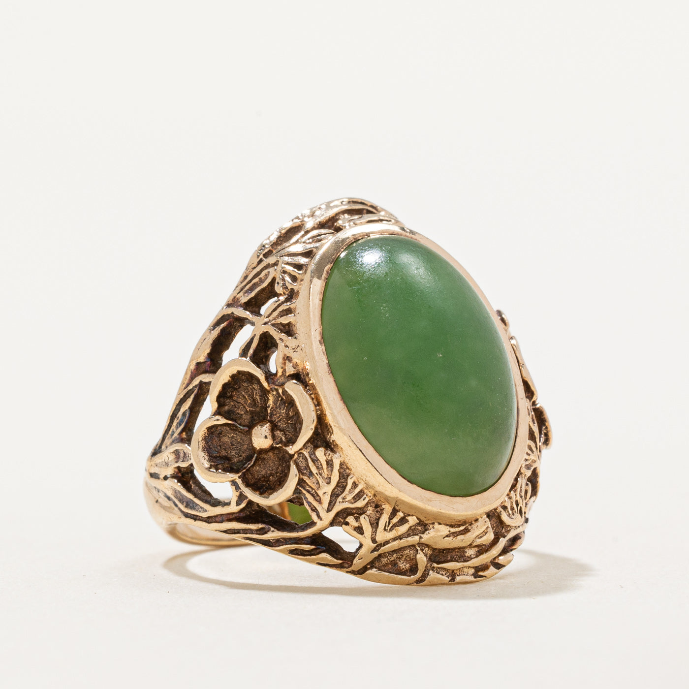 Bague cocktail en jade néphrite à motif floral texturé | 5,40 ct | Taille 5,5