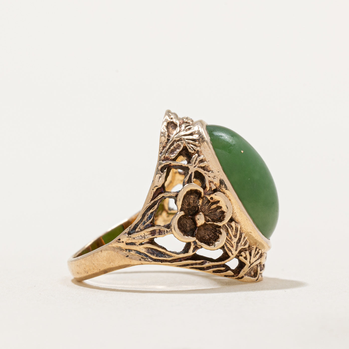 Bague cocktail en jade néphrite à motif floral texturé | 5,40 ct | Taille 5,5