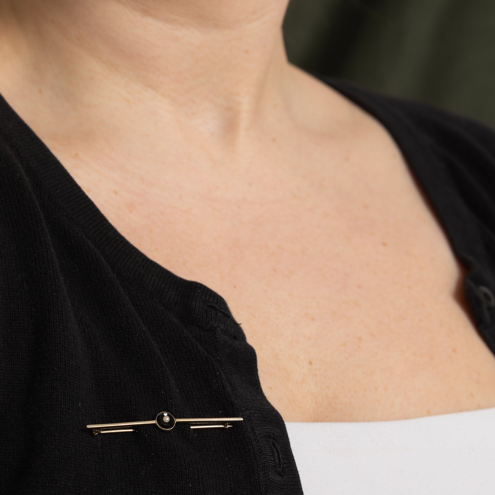 Onyx & Pearl Brooch | 0.60ct, 2.20mm