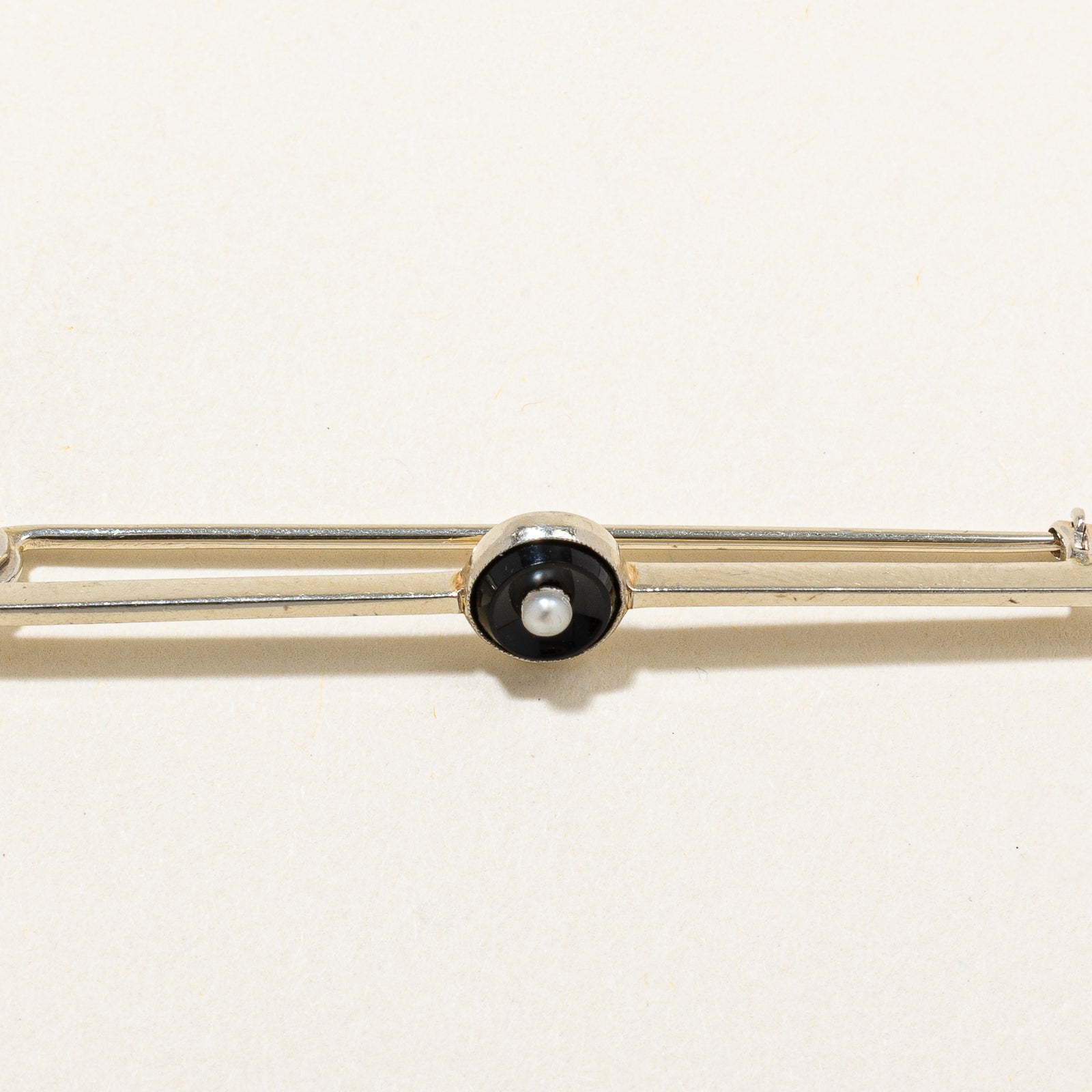 Onyx & Pearl Brooch | 0.60ct, 2.20mm