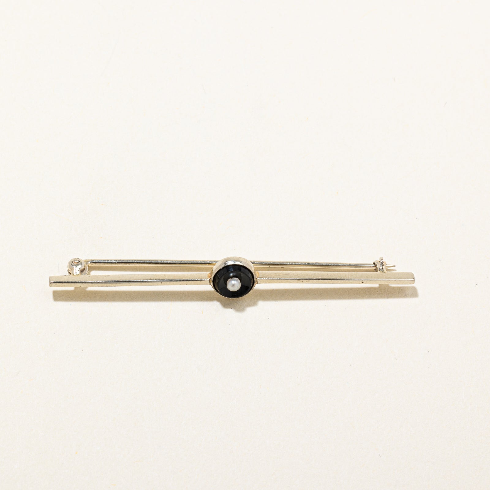 Onyx & Pearl Brooch | 0.60ct, 2.20mm