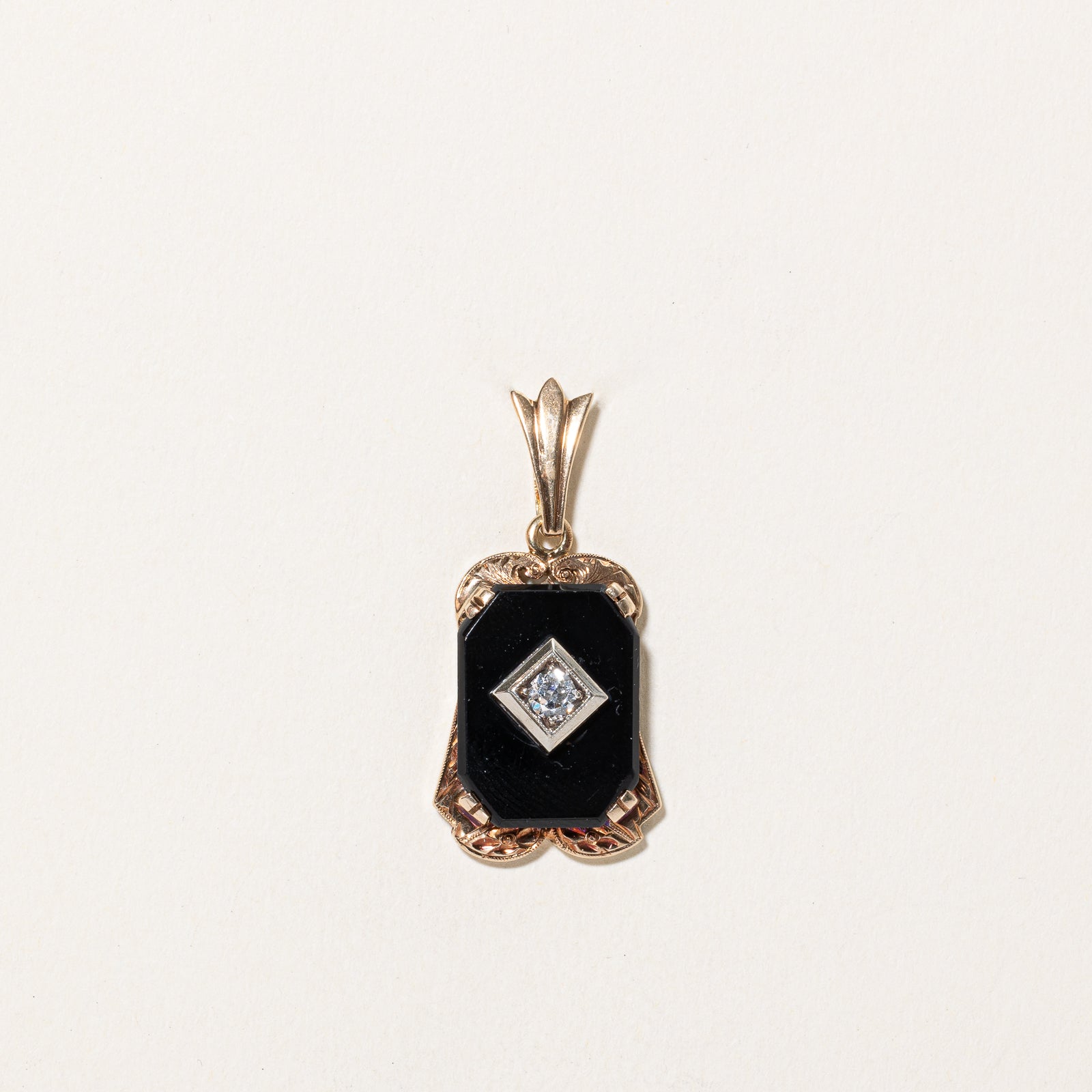 Onyx & Diamond Pendant | 3.30ct, 0.11ct