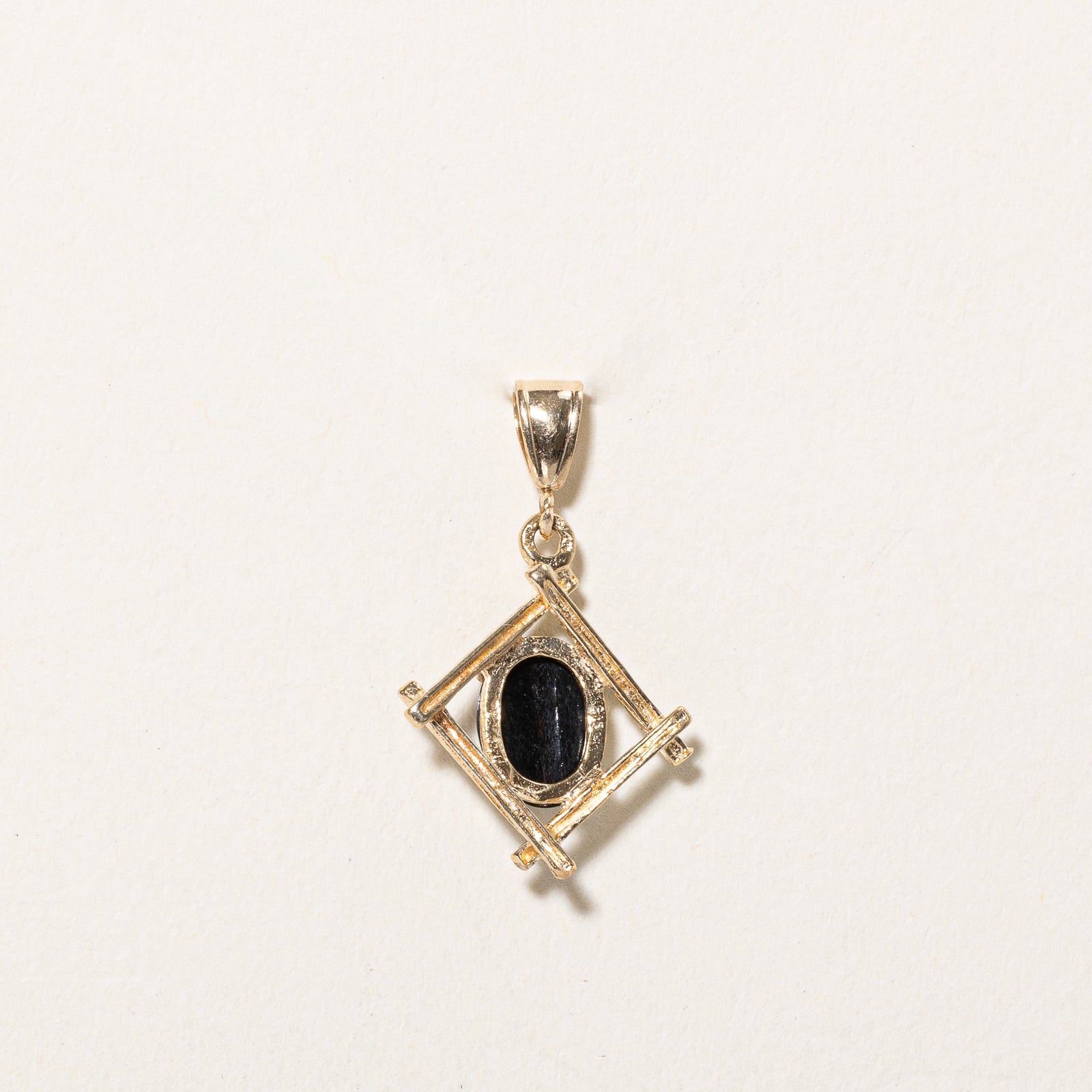 Oval Cabochon Onyx Pendant | 1.00ct