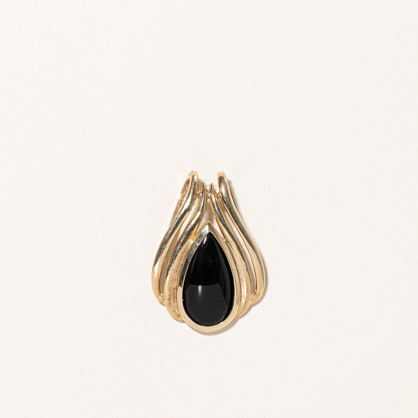 Pear Cabochon Onyx Grooved Pendant | 5.00ct