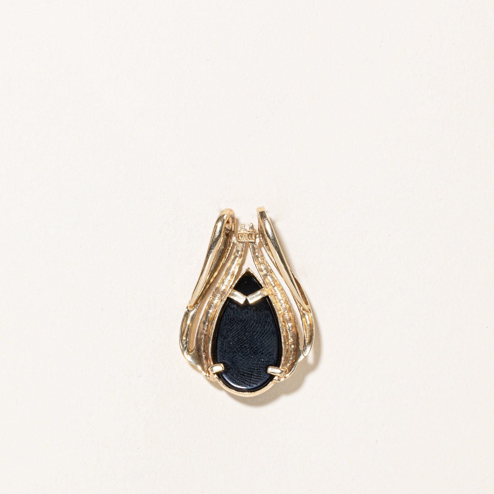 Pear Cabochon Onyx Grooved Pendant | 5.00ct
