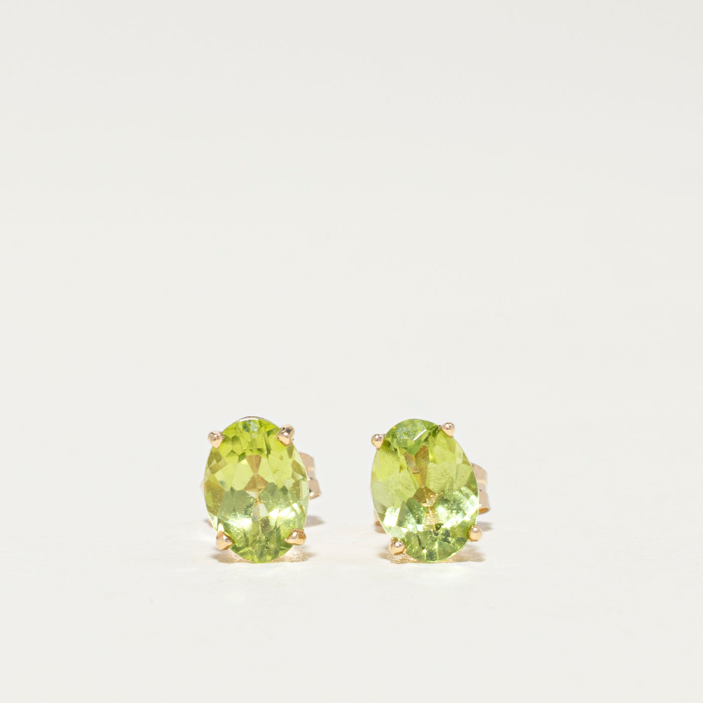 Boucles d'oreilles puces en péridot 14 carats | 1,50 ct au total