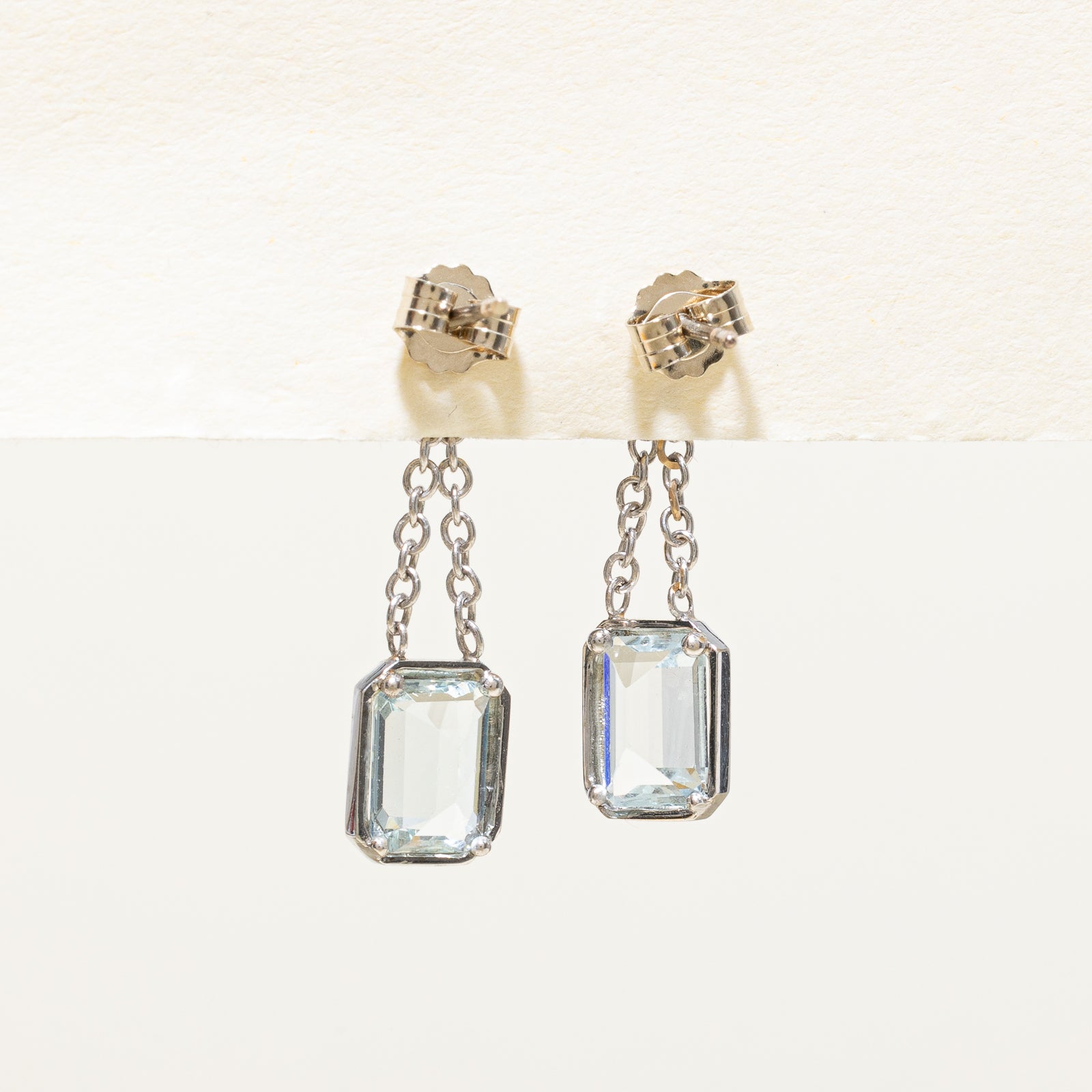 Boucles d'oreilles pendantes en aigue-marine et diamants | 1,80 ct, 0,04 ct