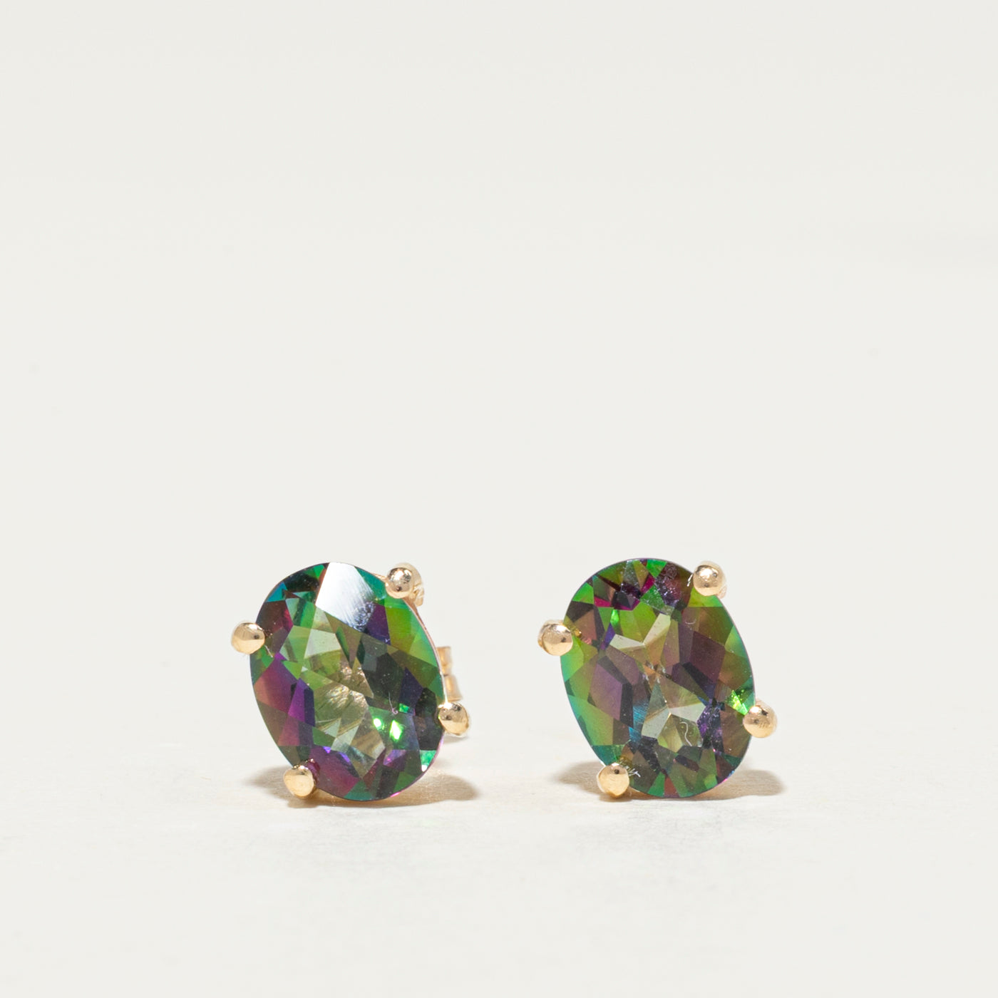 Boucles d'oreilles puces en topaze mystique 14 carats | 2,60 ct