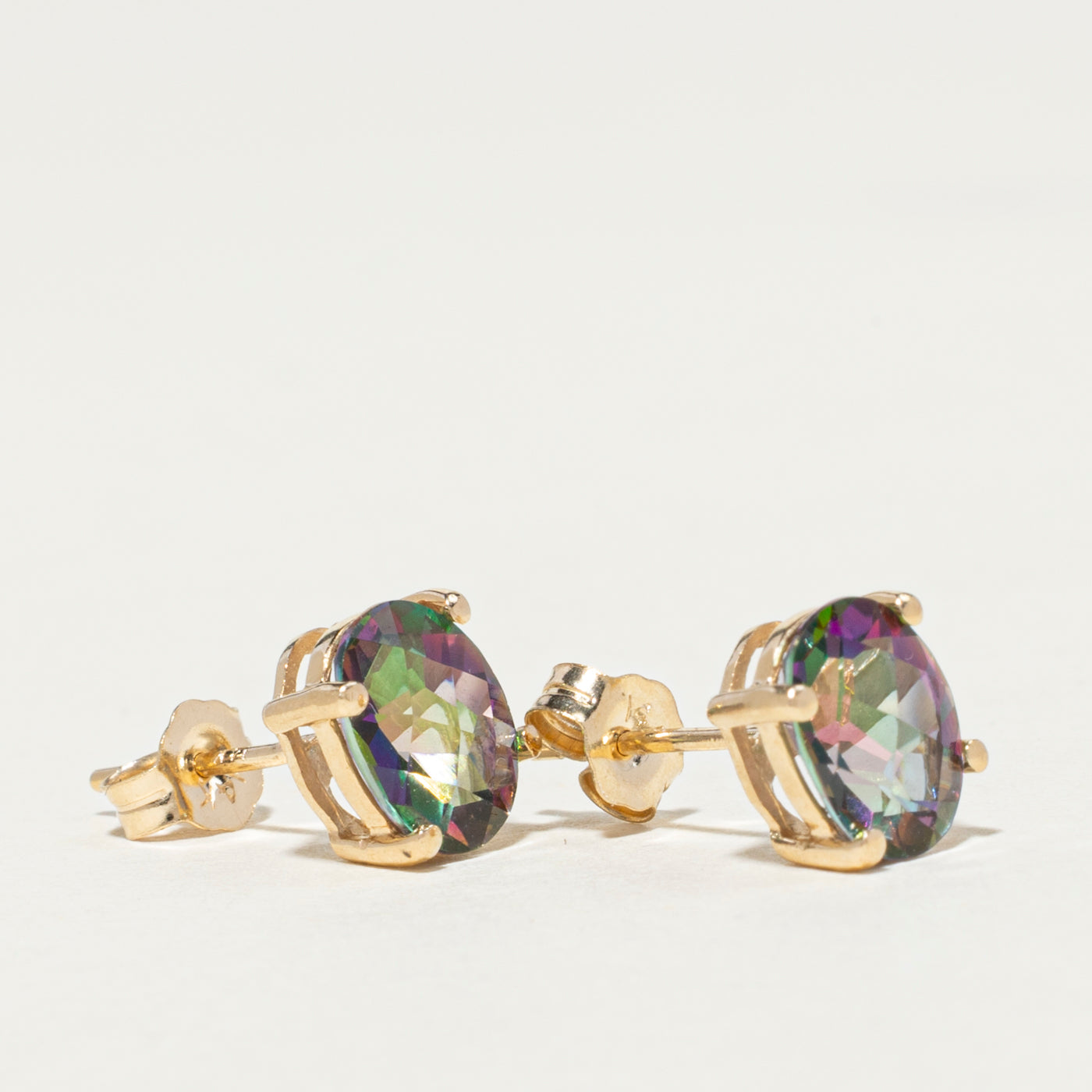 Boucles d'oreilles puces en topaze mystique 14 carats | 2,60 ct