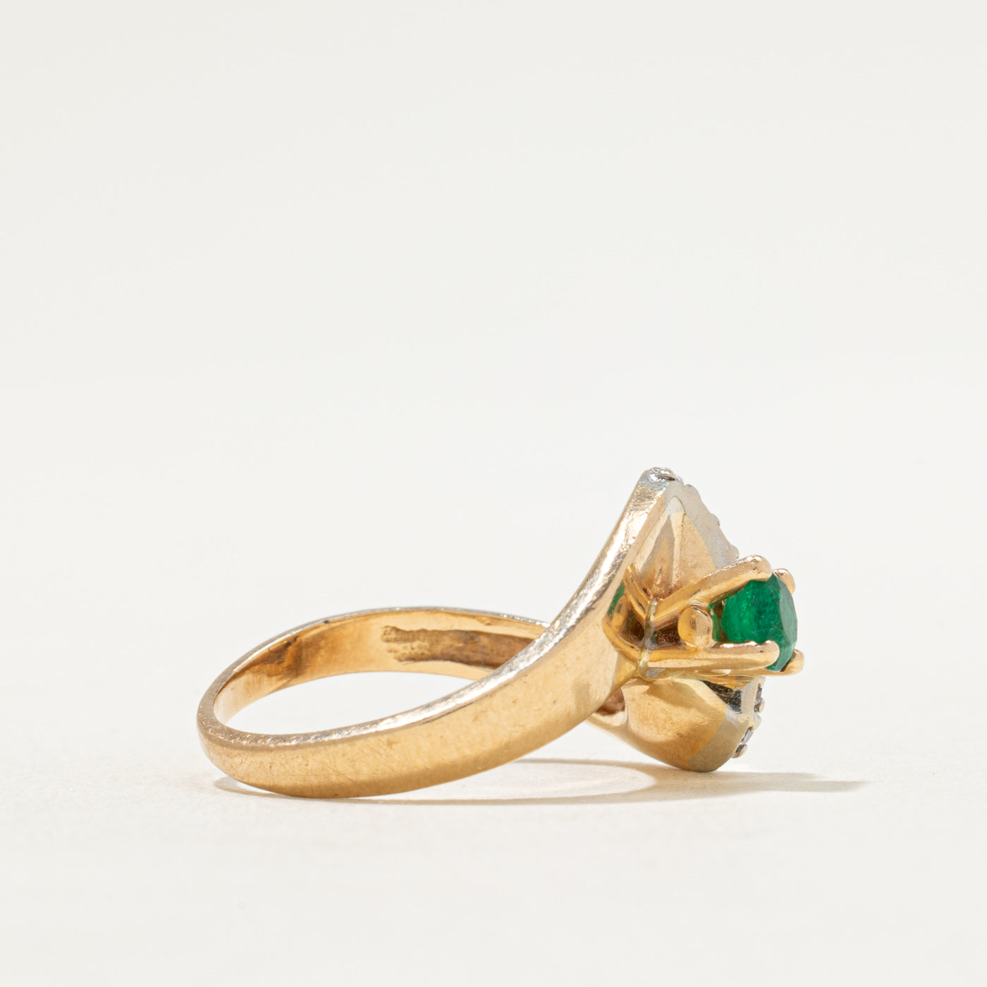 Bague émeraude et diamants | 0,37 ct, 0,05 ct au total | Taille 5,5