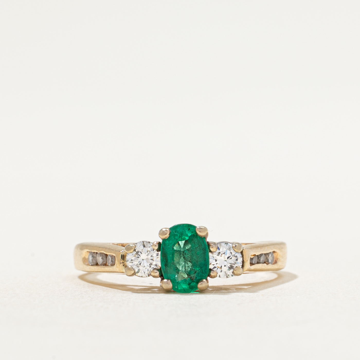 Bague émeraude et diamants | 0,25 ct, 0,25 ct au total | Taille 5,5