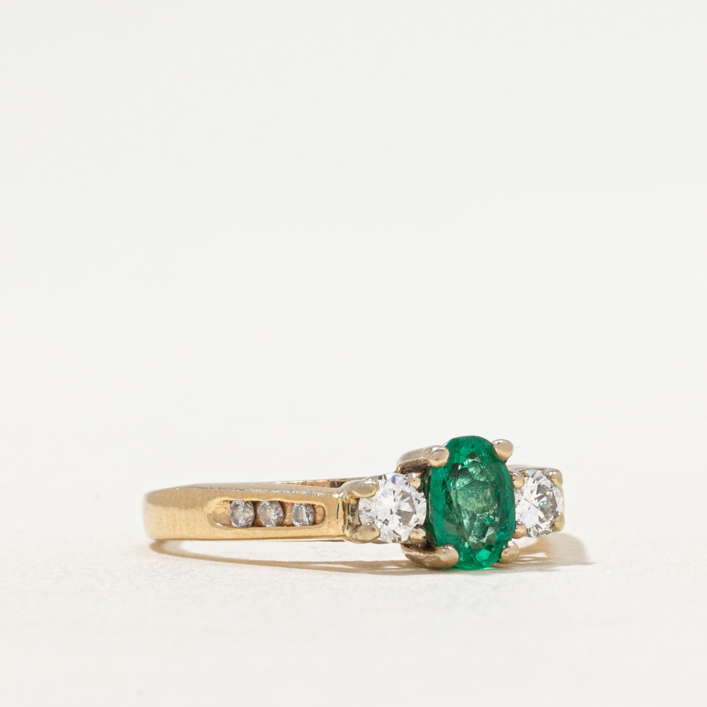 Bague émeraude et diamants | 0,25 ct, 0,25 ct au total | Taille 5,5