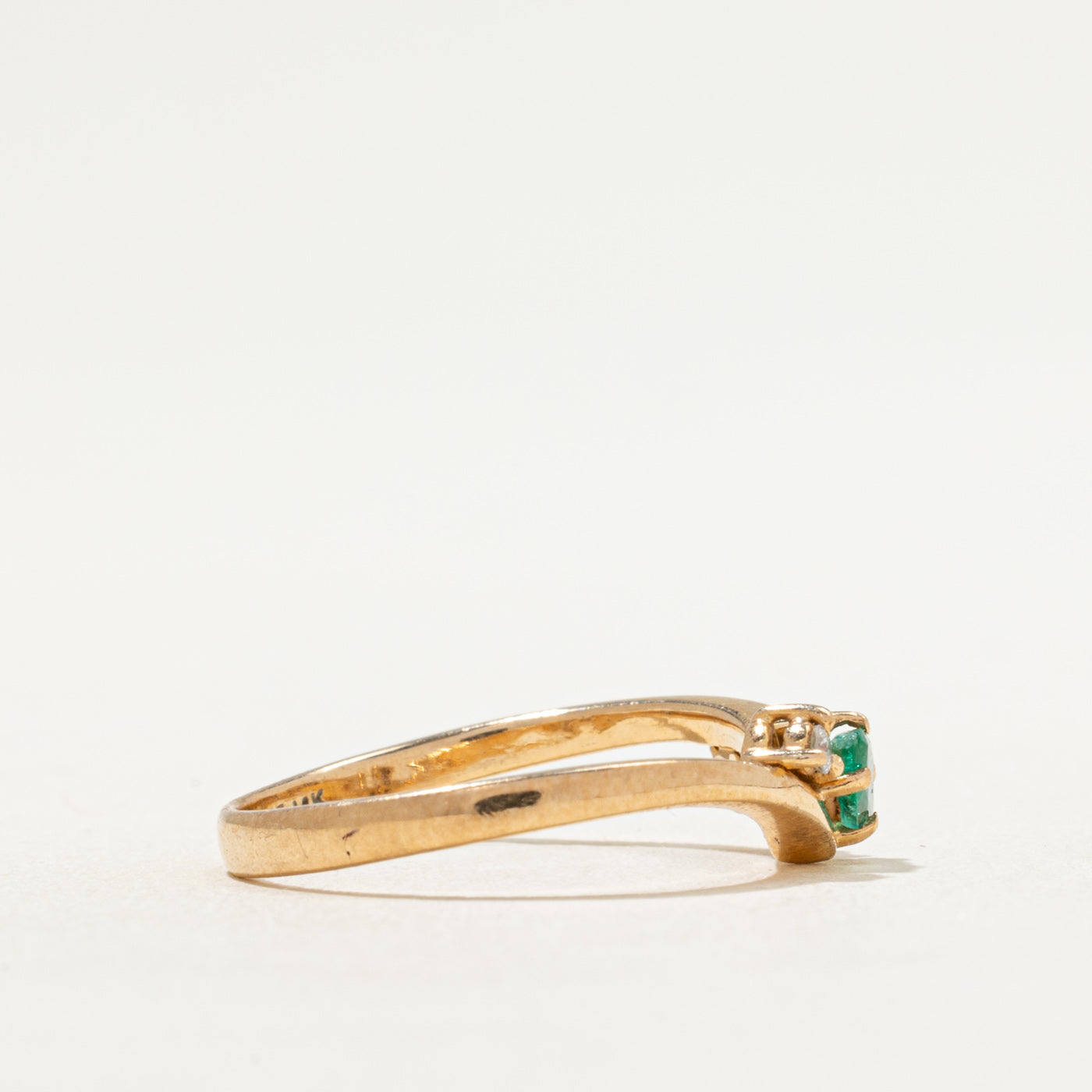 Emerald & Diamond Chevron Ring | 0.10ct, 0.036ctw | SZ 5.75