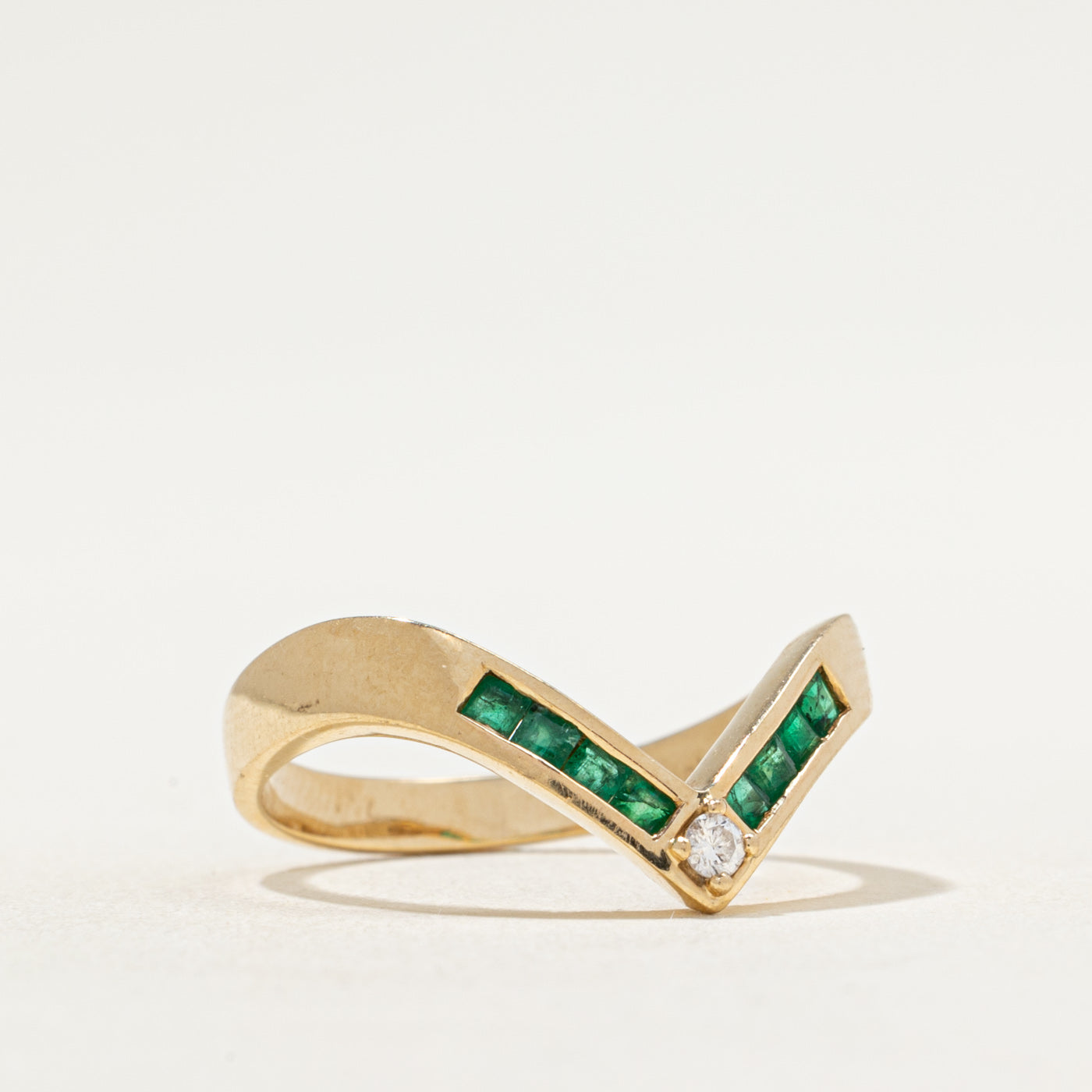 Emerald & Diamond Chevron Ring | 0.14ctw, 0.04ct | SZ 6.75