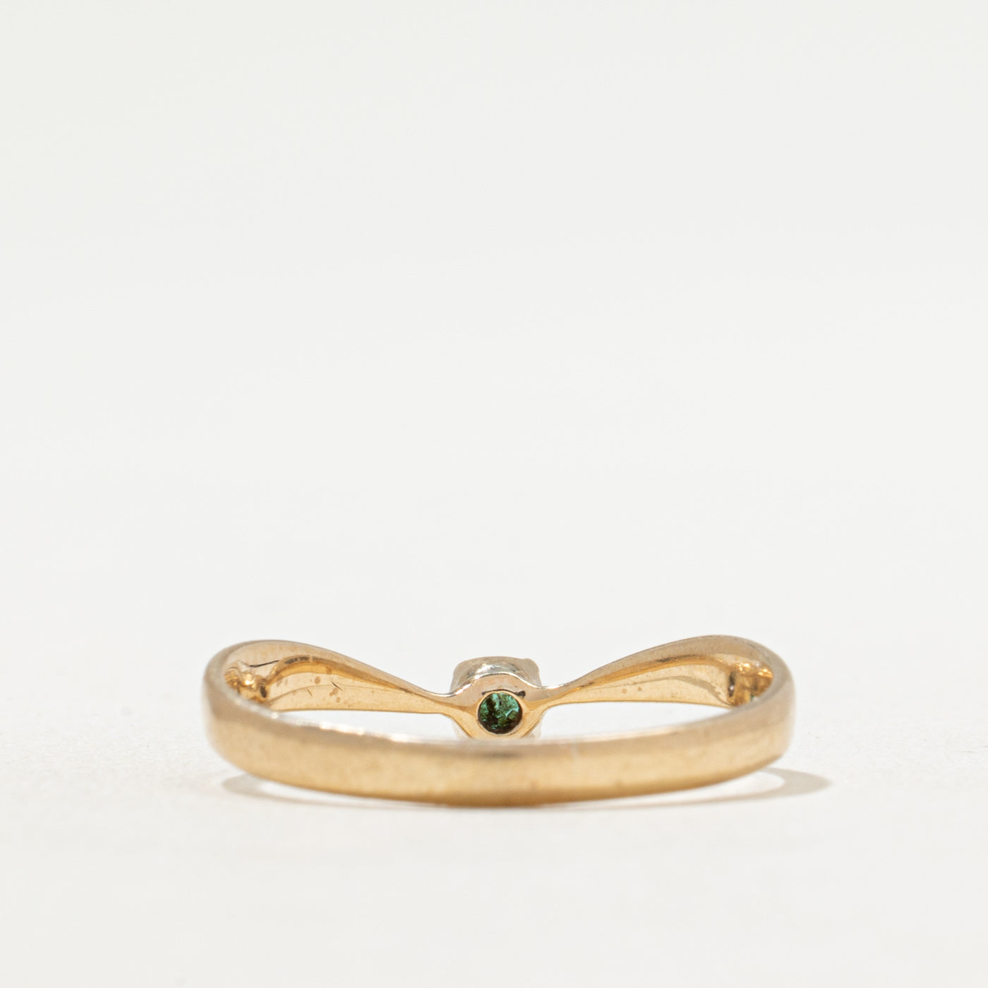 Bague chevron en émeraude unique | 0,025 ct | Taille 6,5