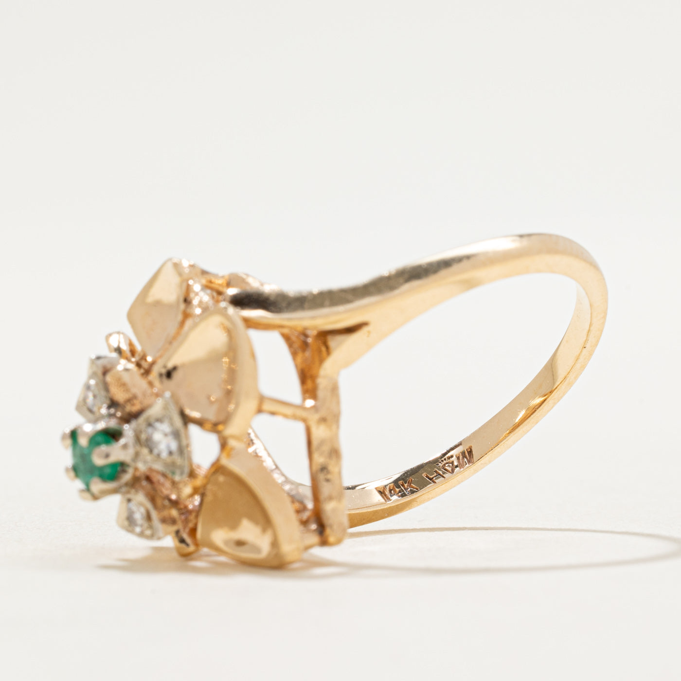 Bague cocktail émeraude et diamants | 0,11 ct, 0,05 ct au total | Taille 8,75