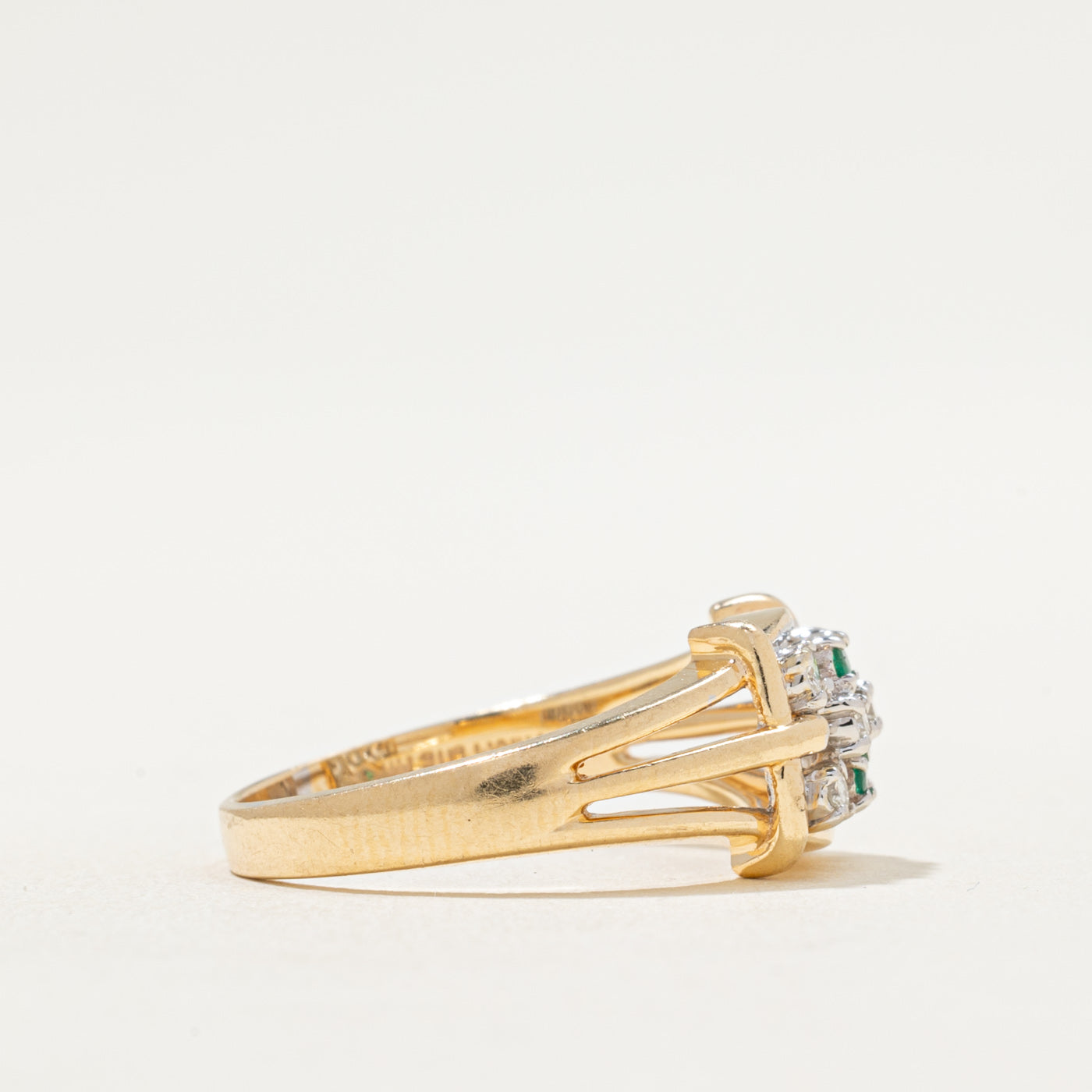 Bague en diamant et émeraude | 0,09 ct, 0,02 ct | Taille 6,5