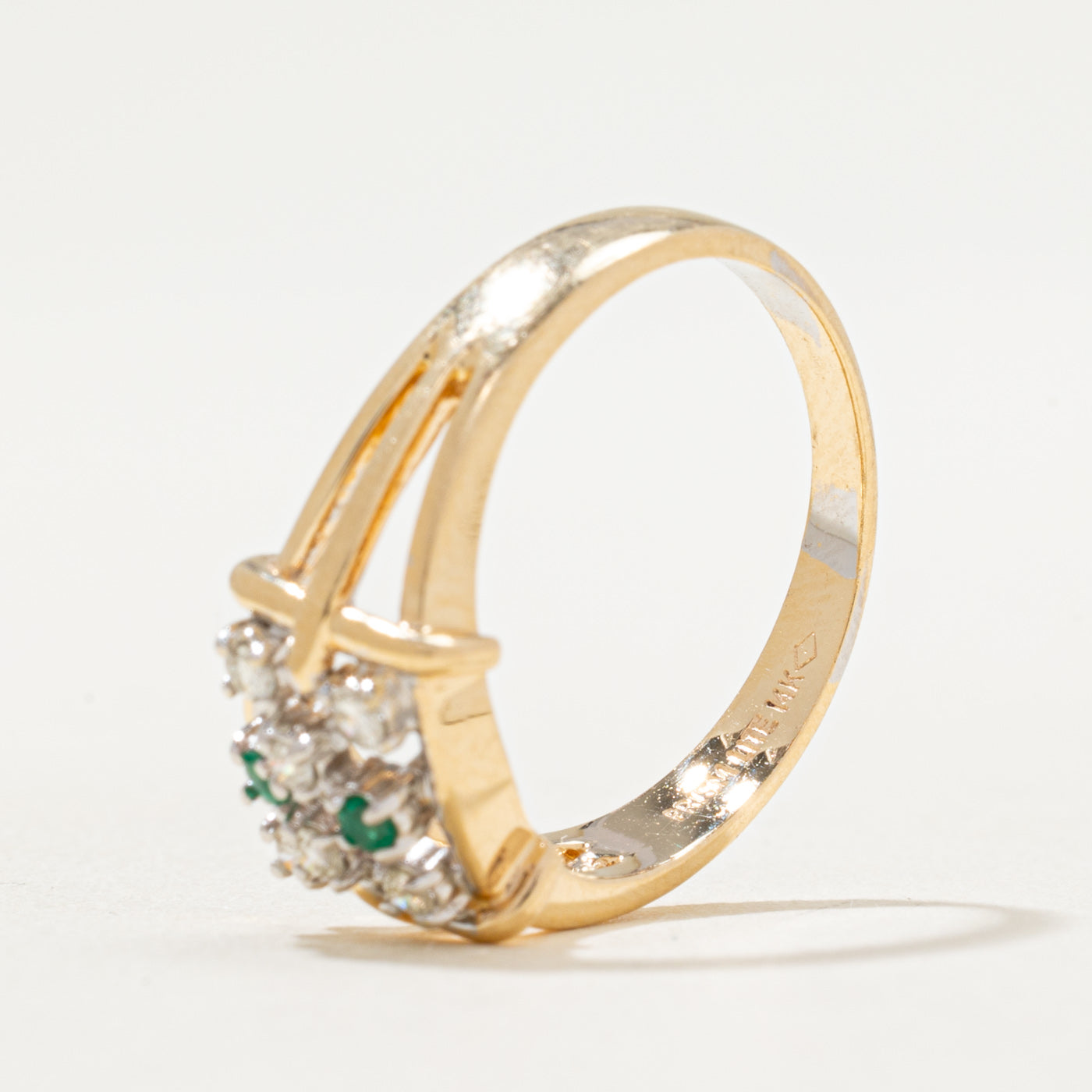 Bague en diamant et émeraude | 0,09 ct, 0,02 ct | Taille 6,5
