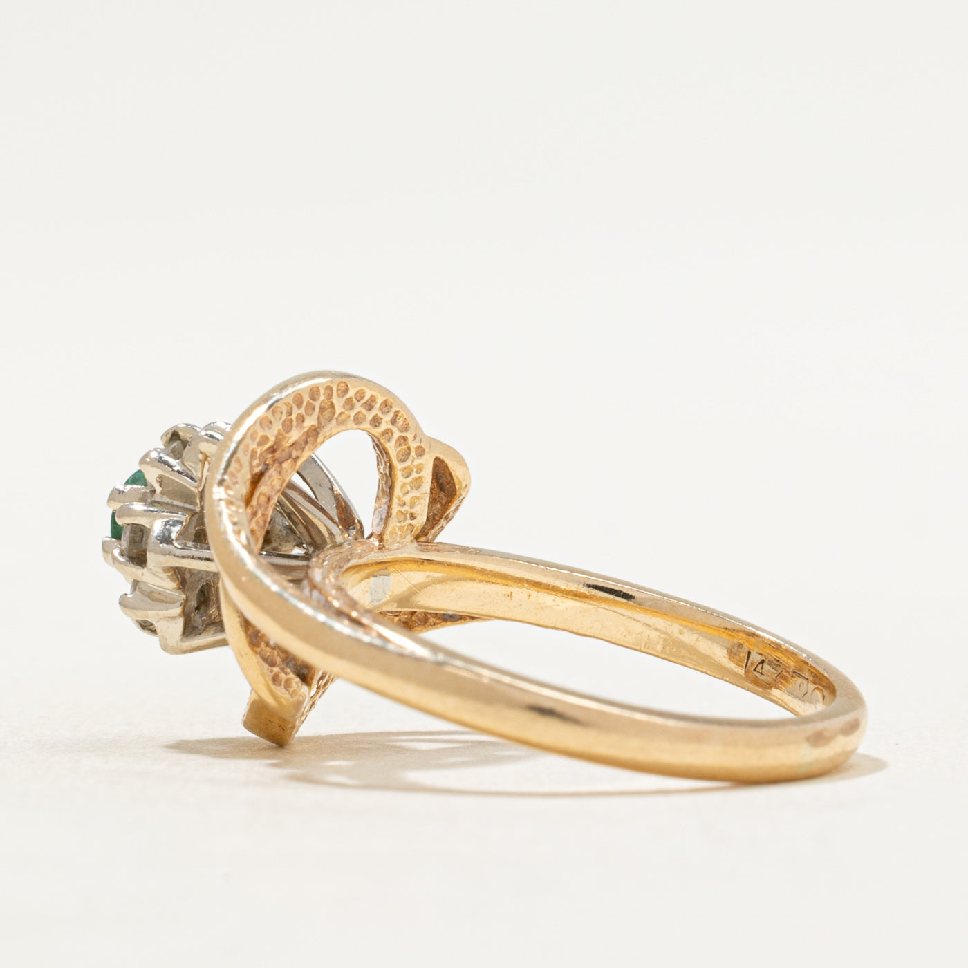 Bague sertie de diamants et d'émeraudes | 0,16 ct au total, 0,10 ct | Taille 5,25