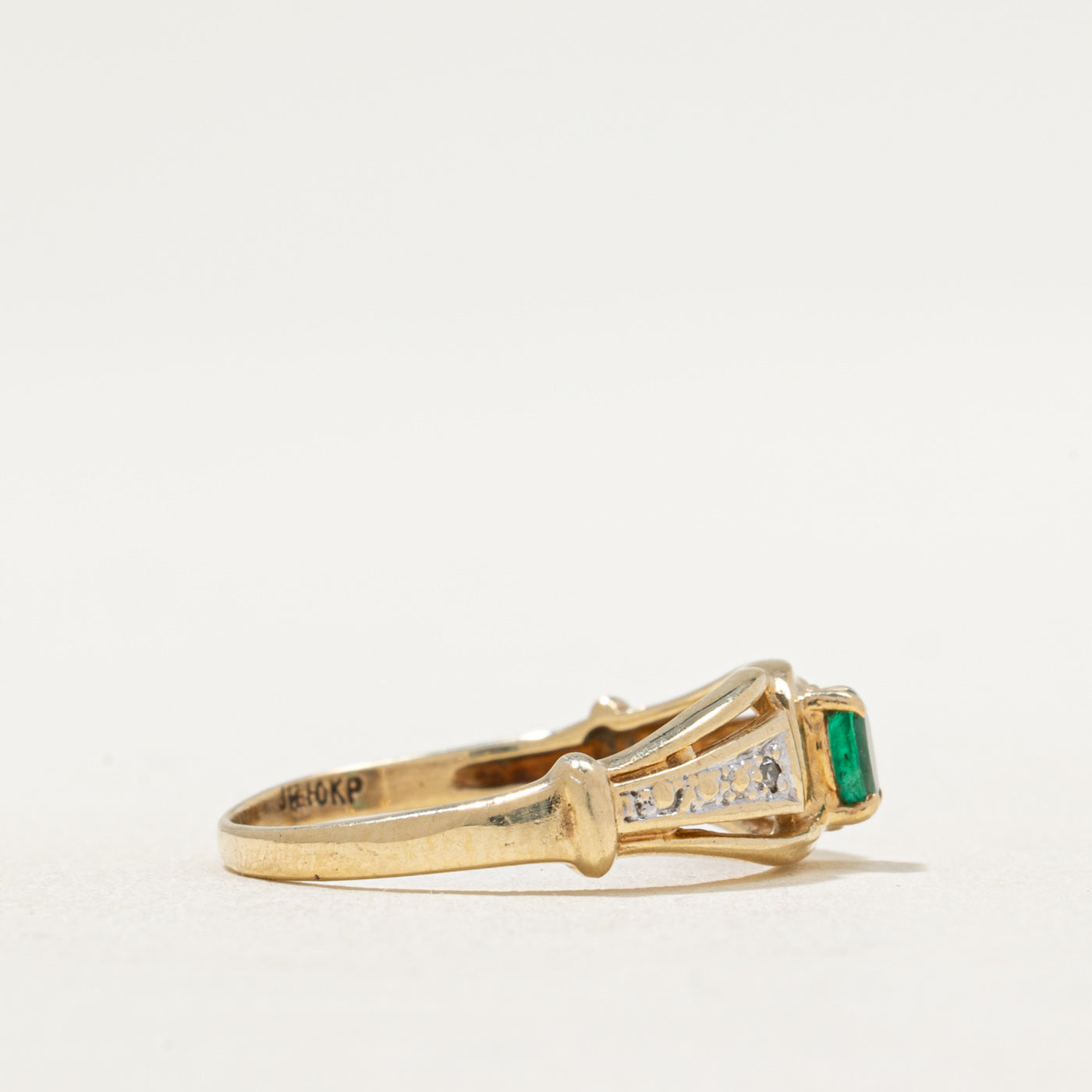 Emerald & Diamond Openwork Ring | 0.09ct, 0.01ctw | SZ 5.25