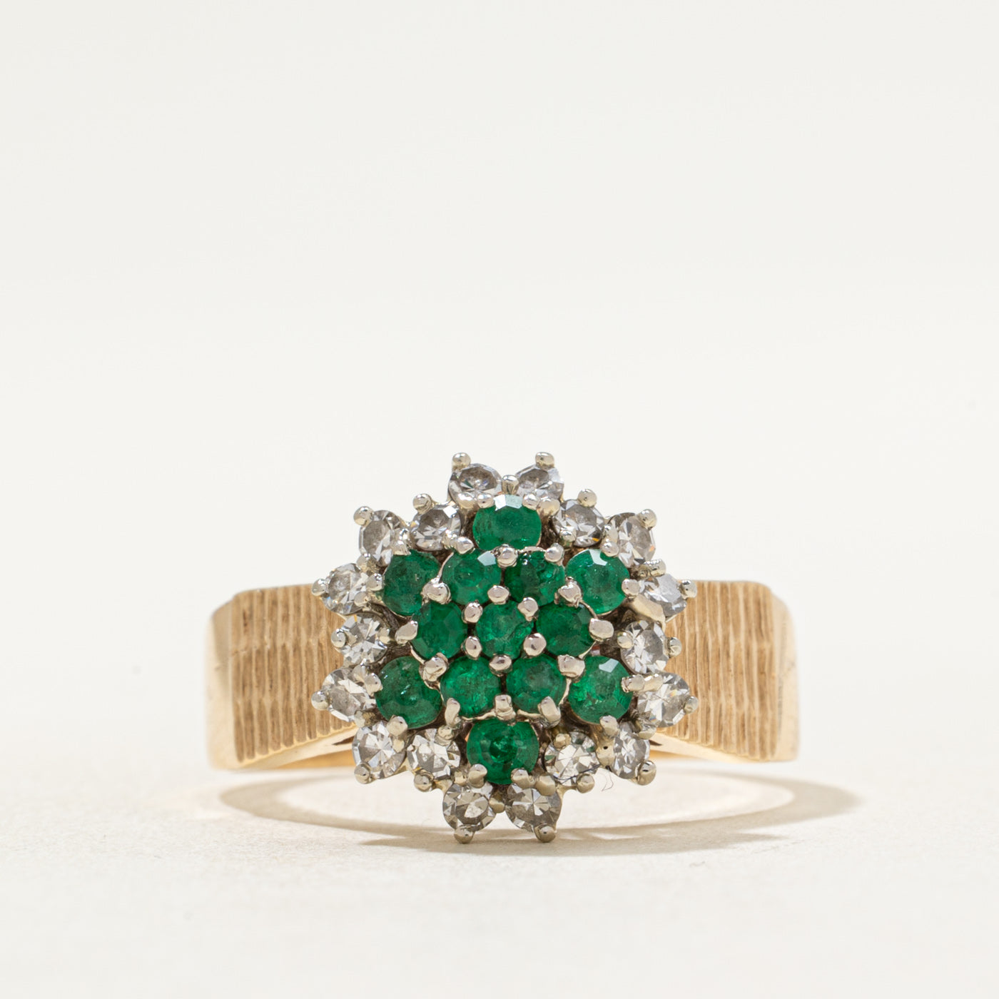 ***QC, 25 AVRIL, Bague DAYNE sertie d'émeraudes et de diamants | 0,50 ct, 0,36 ct | Taille 8