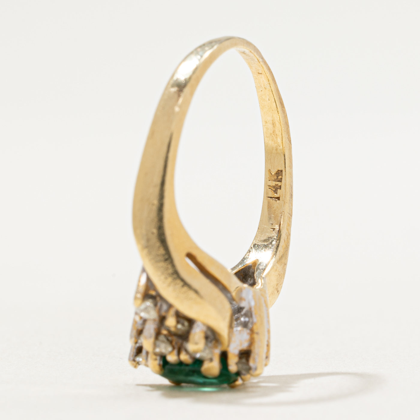 Bague sertie d'émeraudes et de diamants | 0,50 ct, 0,24 ct au total | Taille 6