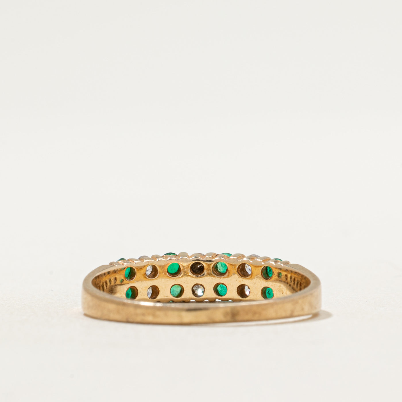 Bague multi-rangs d'émeraudes et de diamants | 0,24 ct, 0,20 ct | Taille 8,25
