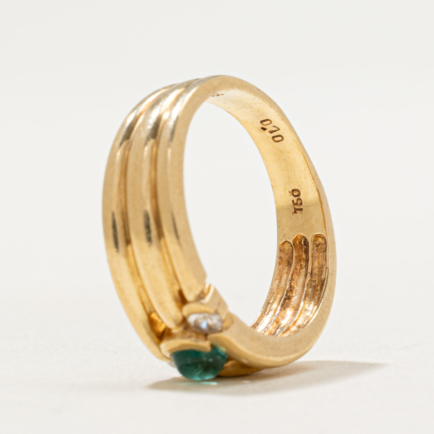 Semi Bezel Emerald & Diamond Grooved Ring | 0.28ct, 0.10ctw | SZ 5.25