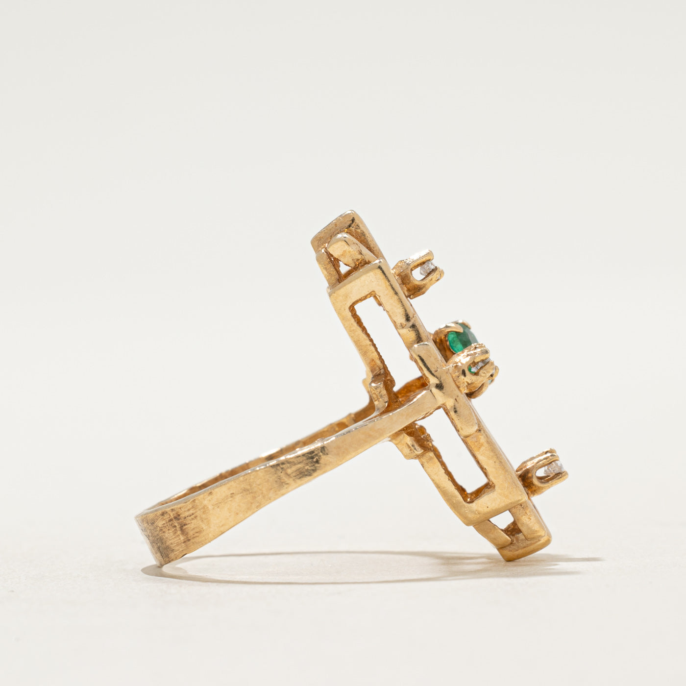 Bague sertie d'émeraudes et de diamants | 0,20 ct, 0,08 ct au total | Taille 7