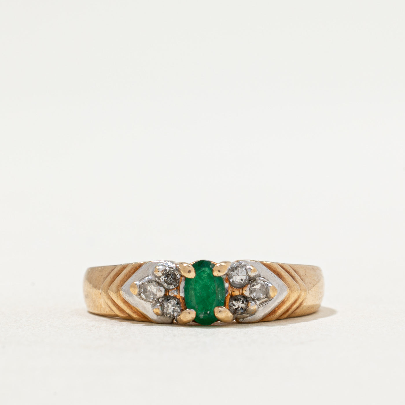 Bague émeraude et diamants | 0,15 ct, 0,10 ct au total | Taille 5,5
