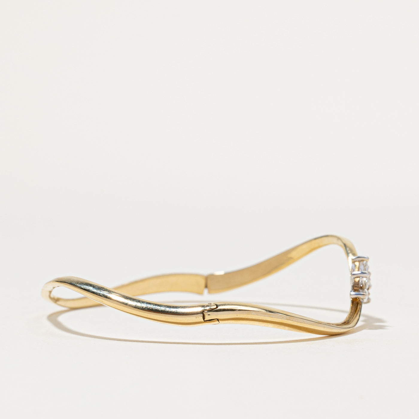18k Petal Detail Diamond Bangle Bracelet | 0.36ctw | 6.5"