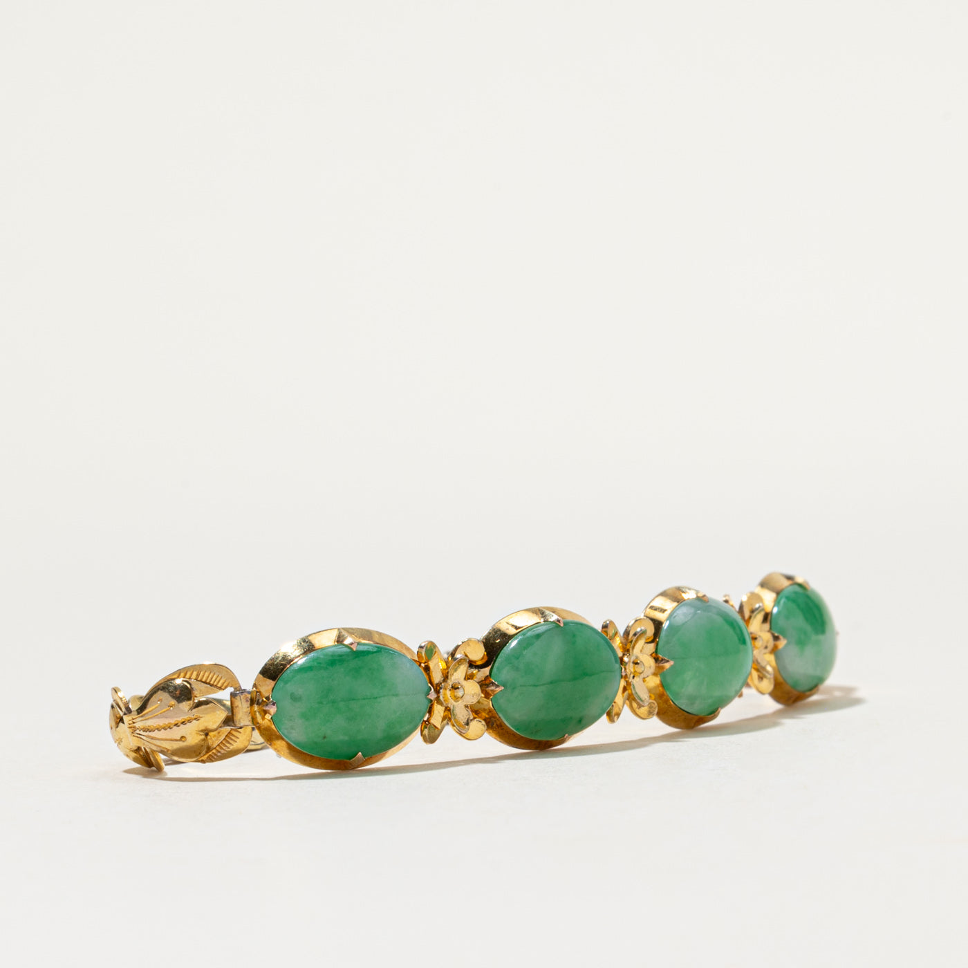 18k Cabochon Jadeite Bracelet | 10.00ctw | 6"