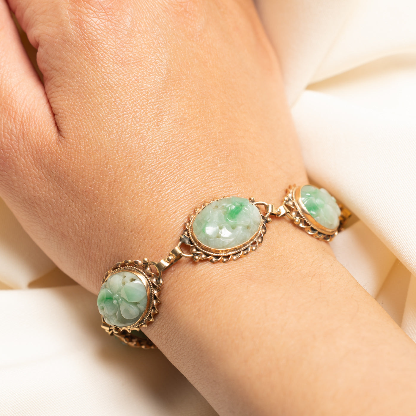 14K Floral Carved Jadeite Bracelet | 40.00ctw | 7"